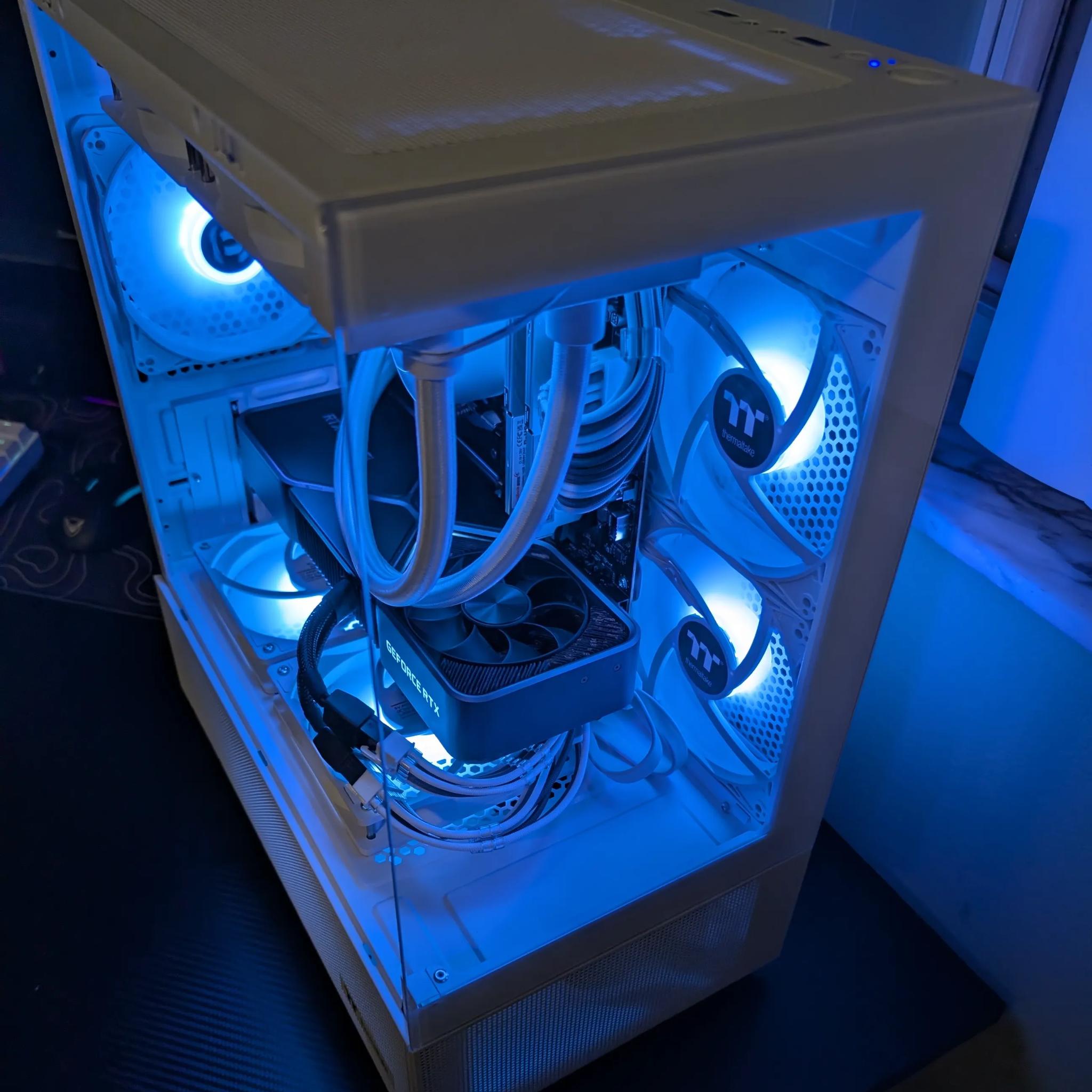 Compact High Perf Gamer - RTX 3080ti | R 7 5700x3d | 32 GB DDR4 3600 | 1 TB NVME