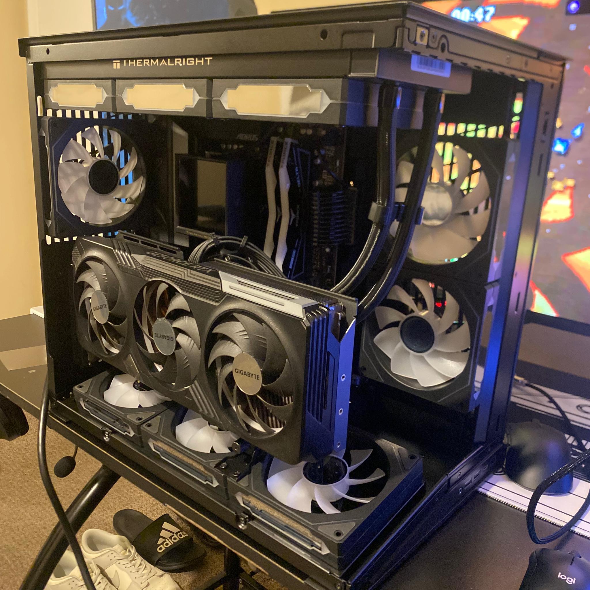 LITTLE TITAN GAMING PC | AMD RYZEN 7 7800X3D | NVIDIA RTX 4070 Ti | 32GB DDR5 | 1TB