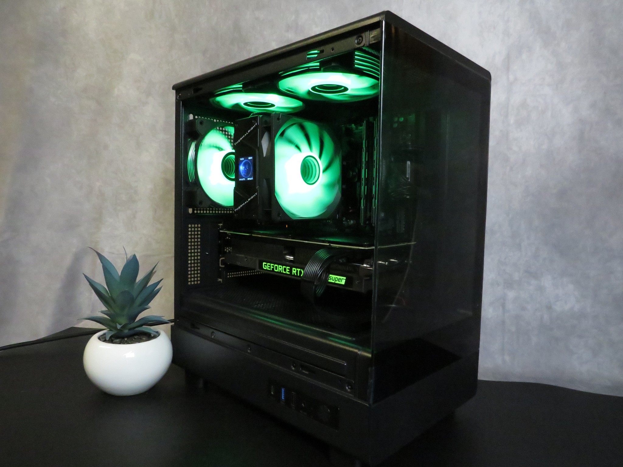 Entry level 1440p GAMER! RTX 2080 Super - Ryzen 5 5500 - 16 GB DDR4 - 1 TB SSD