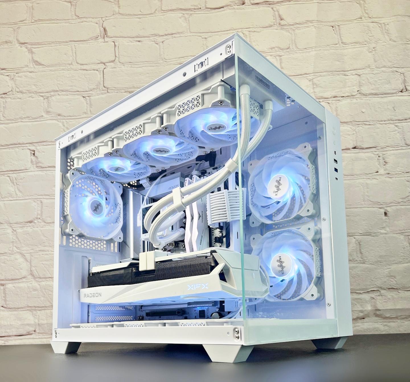 Ryzen 9800X3D RX 9070 XT 32GB DDR5 2TB M.2 WIFI 6E Win 11 Pro