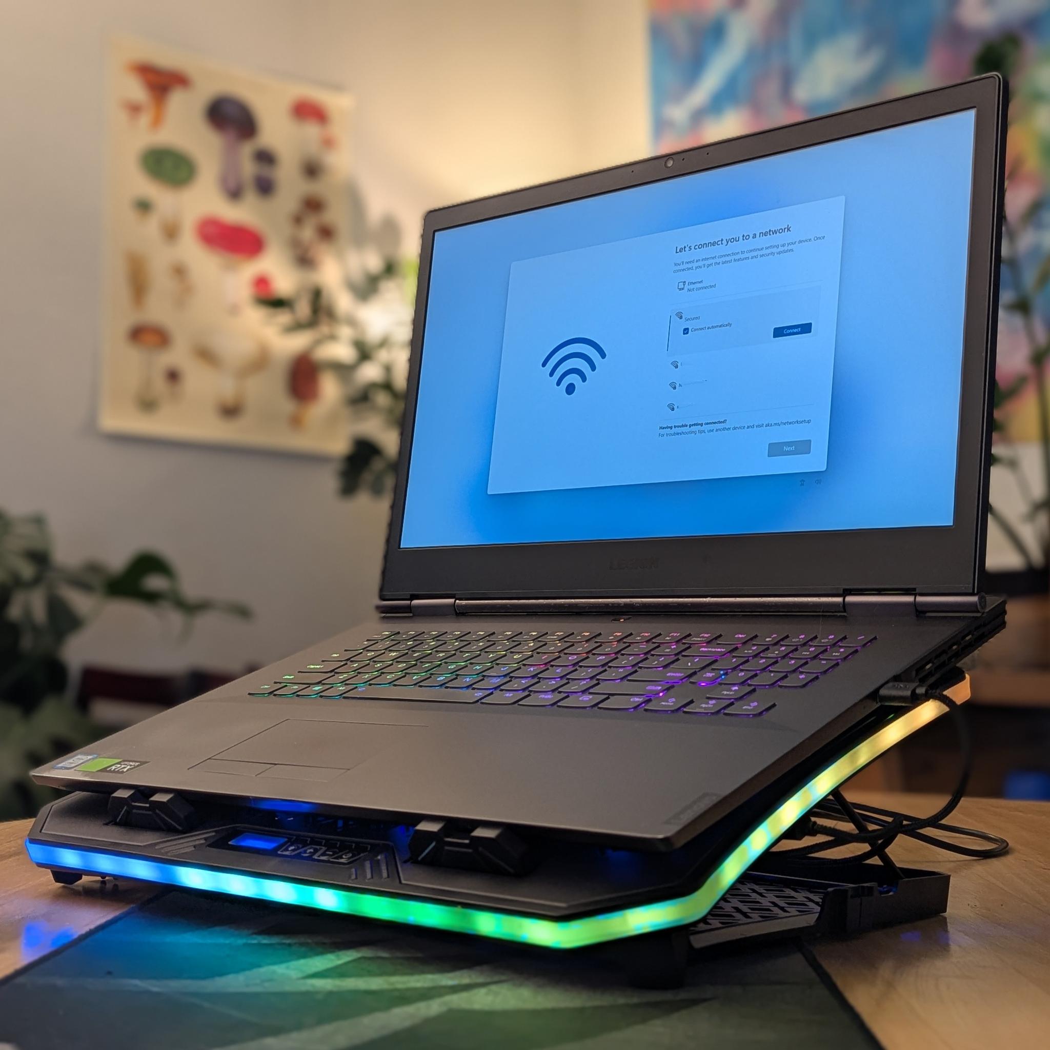 🔥 Lenovo Legion Y740 17" – RTX 2080 Gaming Beast + RGB Stand 💻