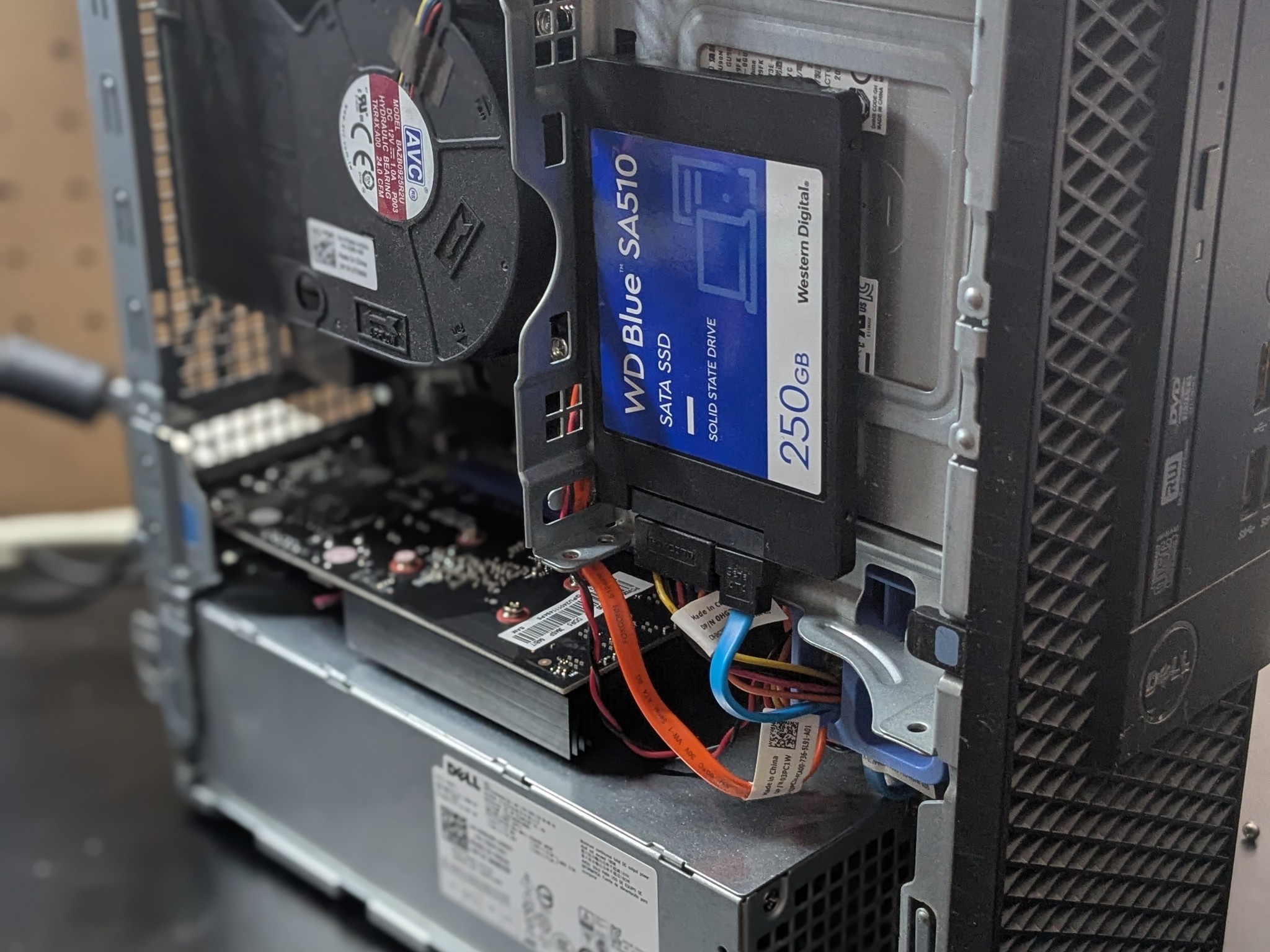 Minecraft/Roblox/Office Tower | Windows 11 | i5-6500, 16GB RAM, 250GB SSD, GT 1030, WiFi