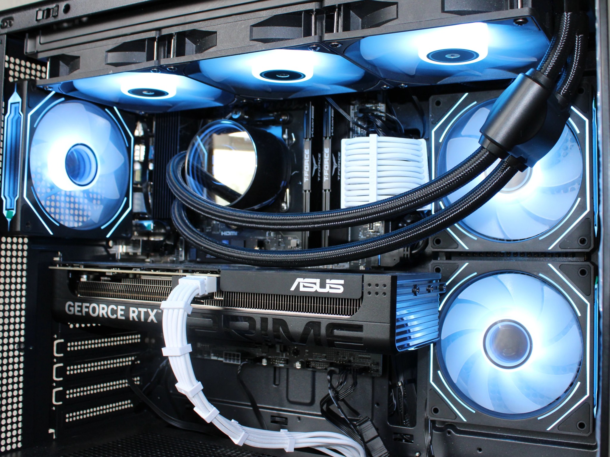 ASUS RTX 5060 TI | Ryzen 7500X3D | Thermalright 360 | 32GB DDR5