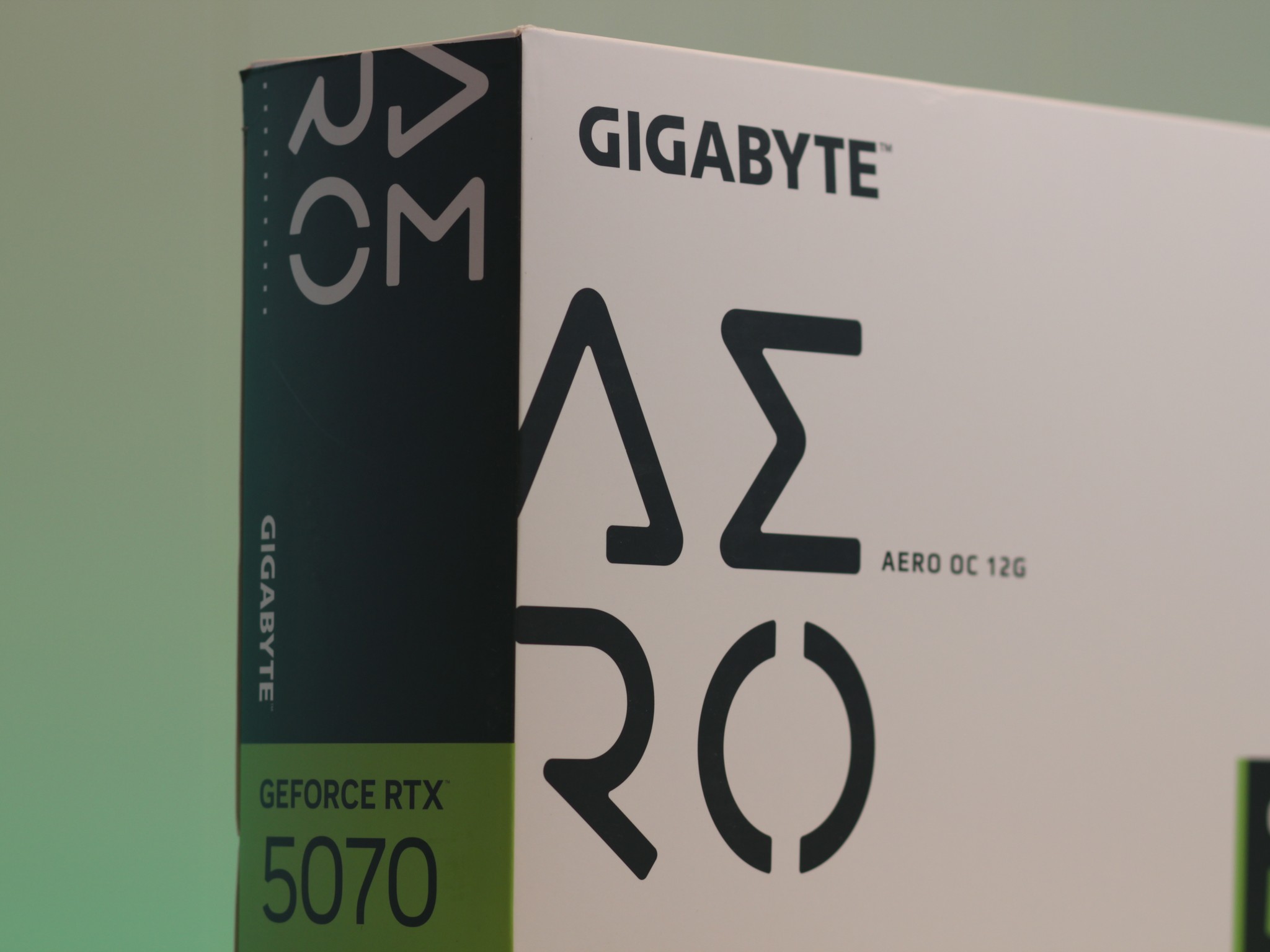 GIGABYTE GeForce RTX 5070 AERO OC 12G