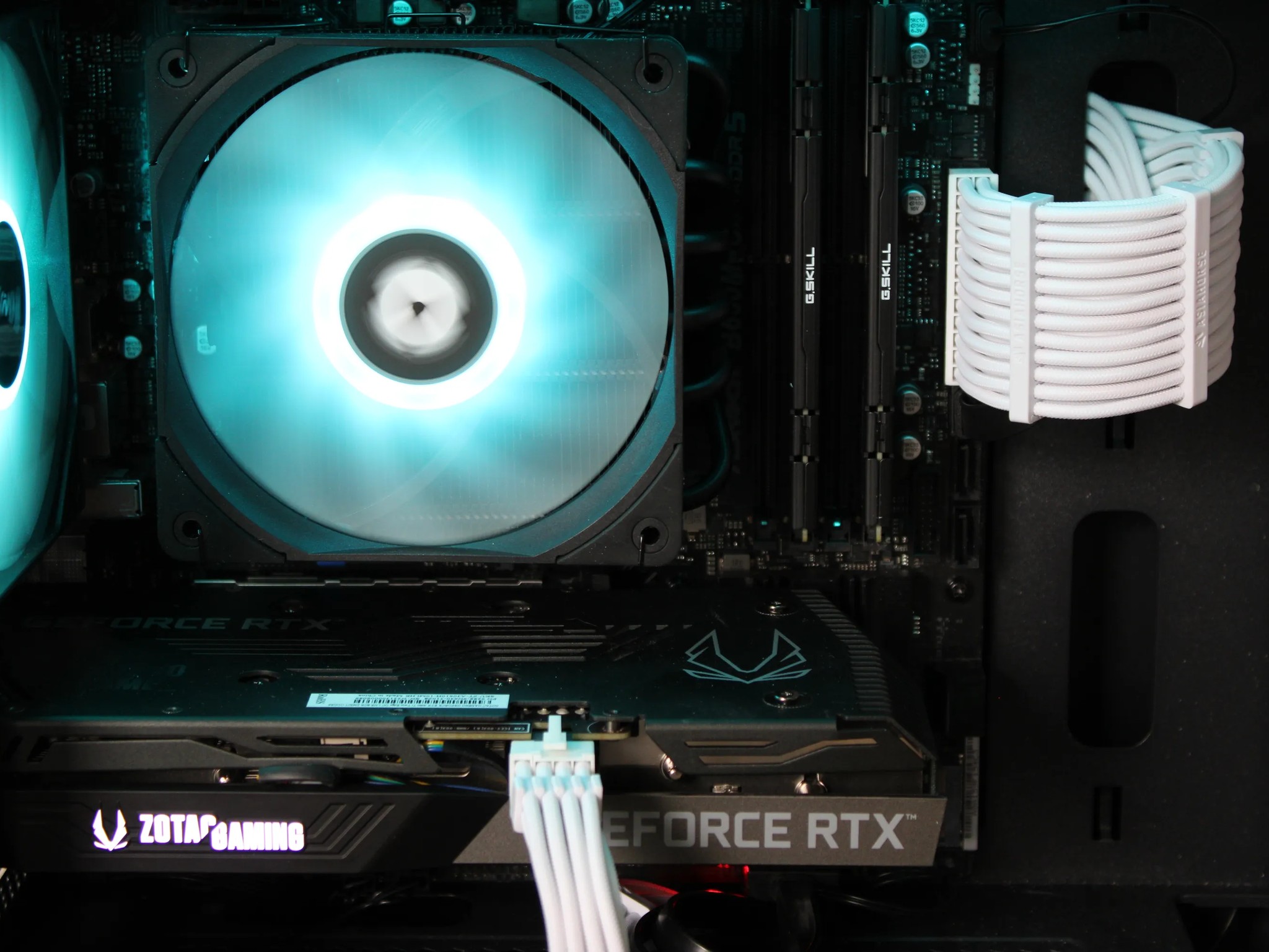 High-Performance AM5 | Ryzen 5 8400 | GeForce RTX 3060-TI | 32GB of GSkill DDR5 | 1TB WD Blue SN580