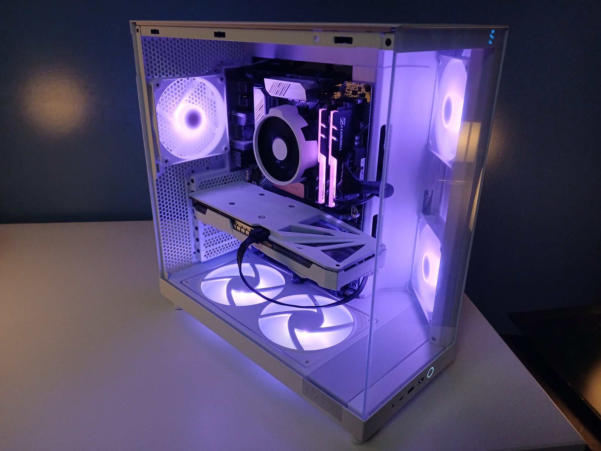 H6 FLOW deluxe| Tasteful RGB for the Perfect High end Aestetic Build