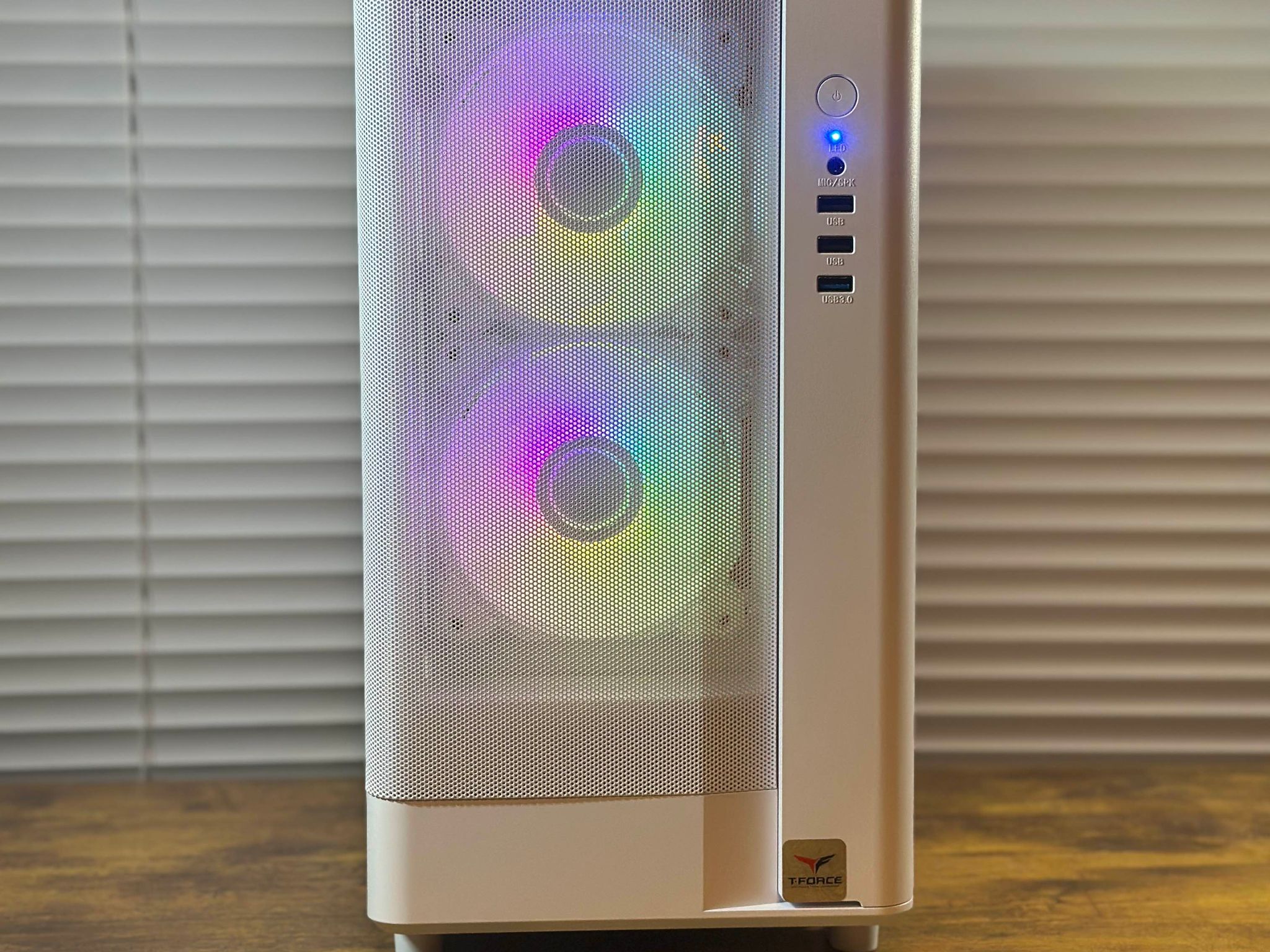 RTX 5060 8GB | AMD Ryzen 5 8400F | 16GB DDR5 | 1TB SSD | Win11 | WIFI | 1080P/1440P Gaming PC