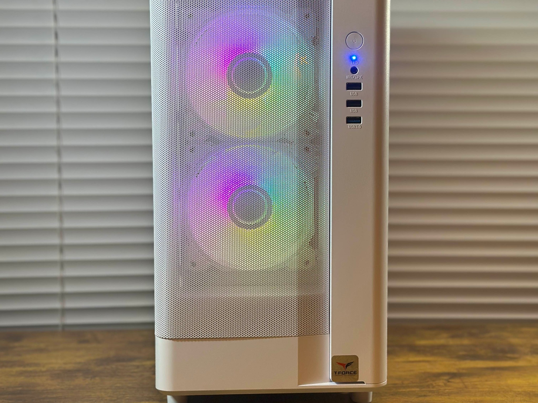 RTX 5060 8GB | AMD Ryzen 5 8400F | 16GB DDR5 | 1TB SSD | Win11 | WIFI | 1080P/1440P Gaming PC