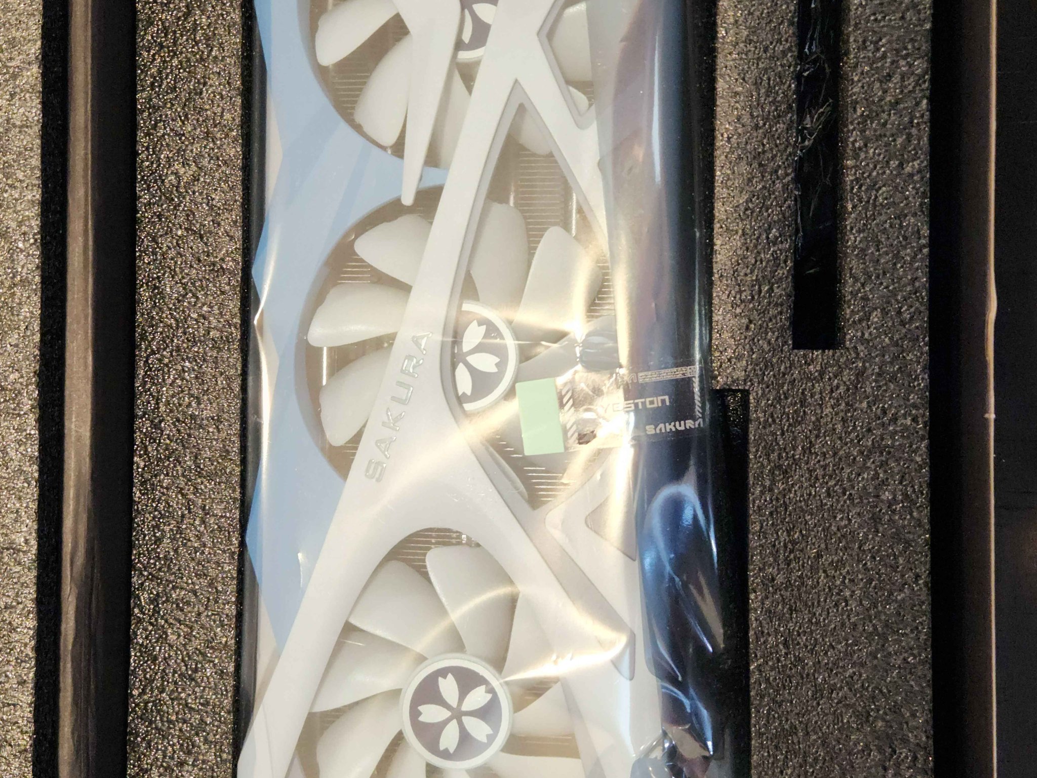Yeston Sakura AMD 7800XT GPU