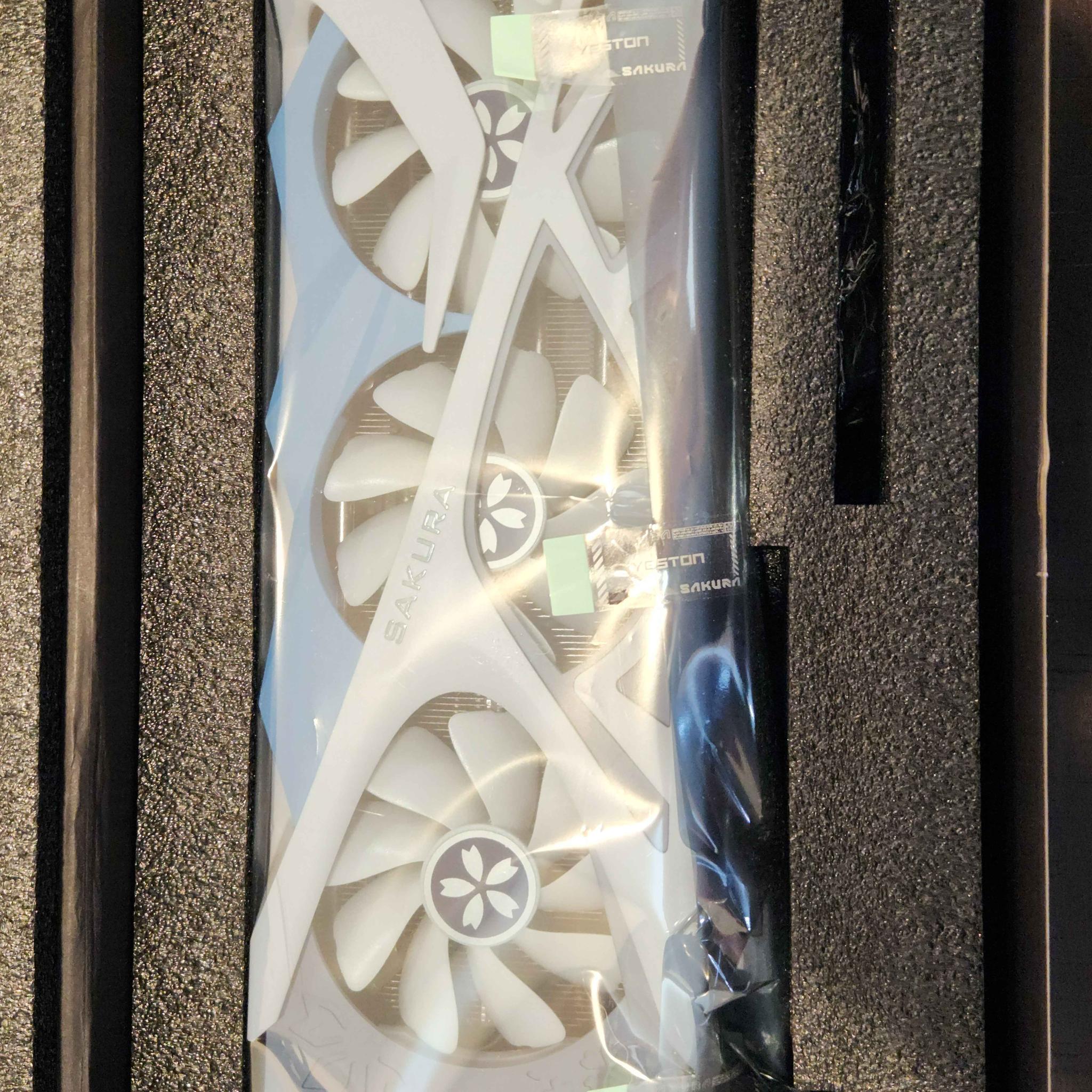 Yeston Sakura AMD 7800XT GPU