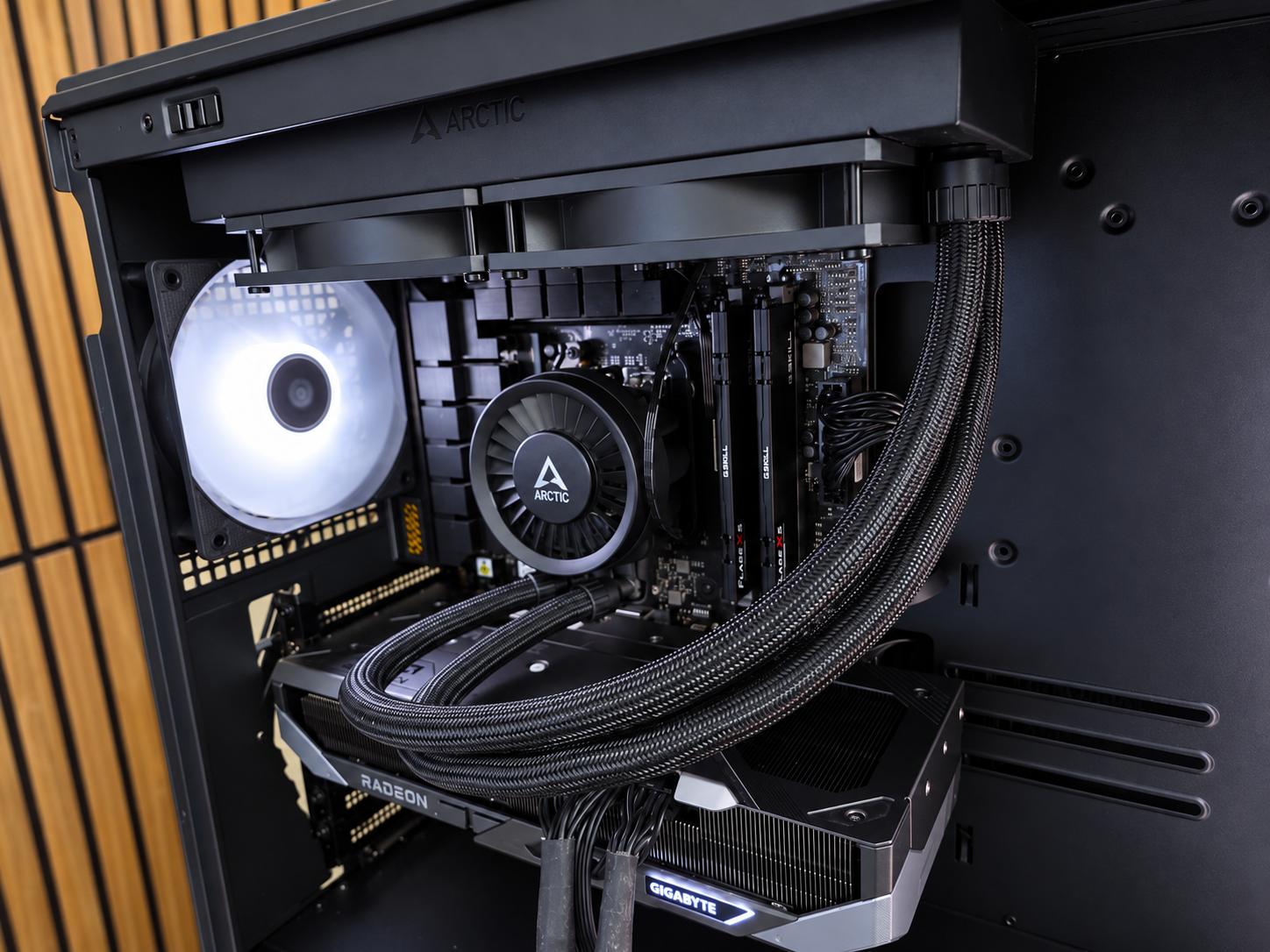 4K Gaming PC | 9800X3D | RX 9070XT 16GB | 32GB DDR5 | 2TB NVME | Windows 11 | Wifi