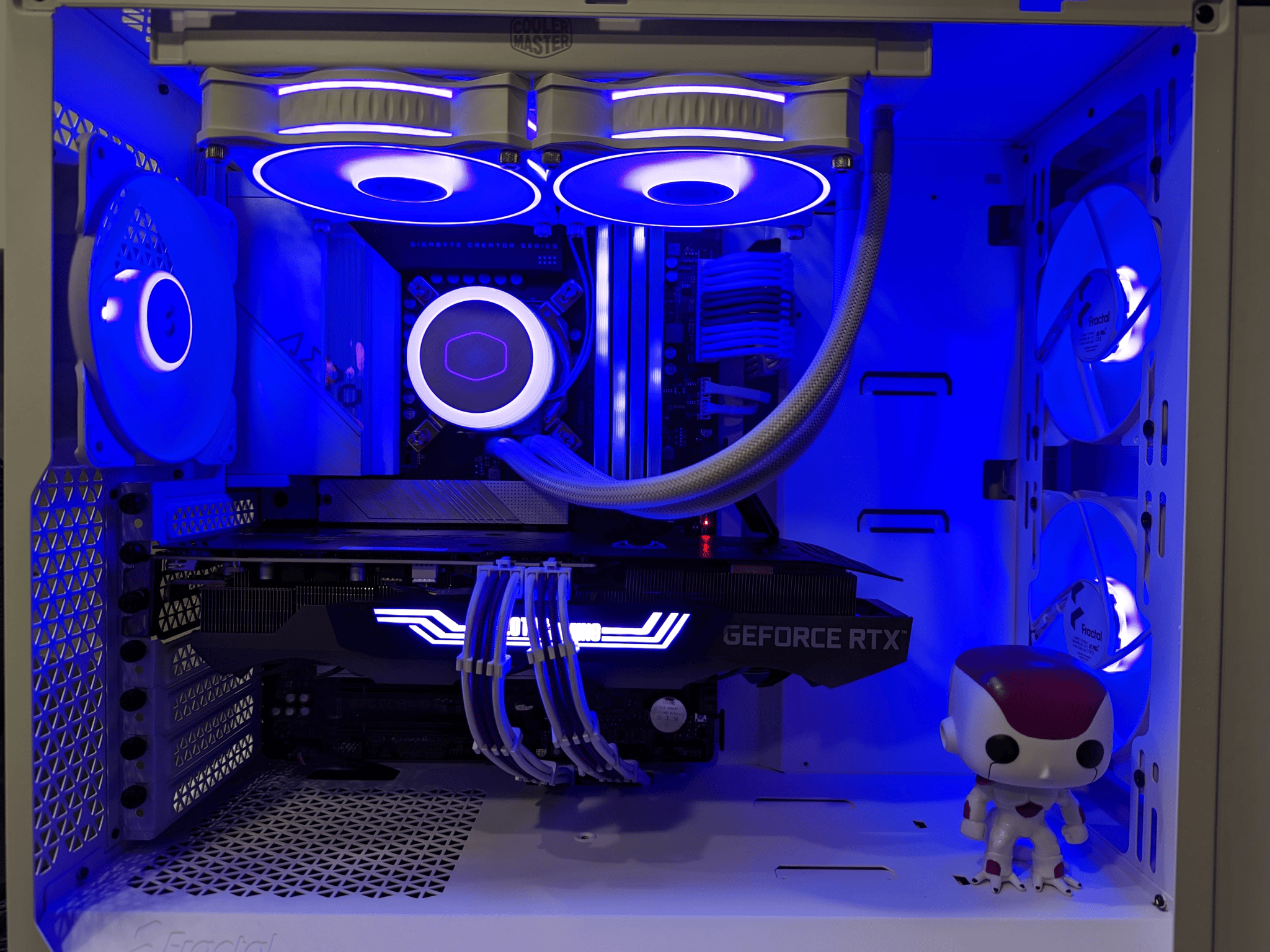 Frieza Gaming PC i5-12600KF GeForce RTX 3070 Ti 32GB RAM 1TB SSD WiFi RGB VR