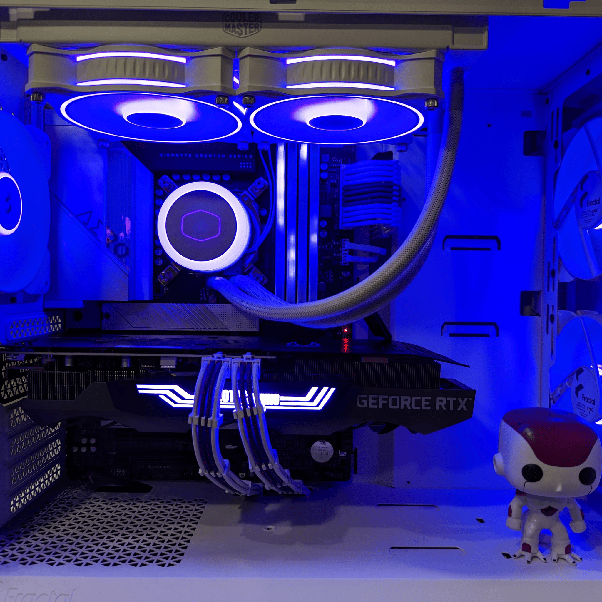 Frieza Gaming PC i5-12600KF GeForce RTX 3070 Ti 32GB RAM 1TB SSD WiFi RGB VR