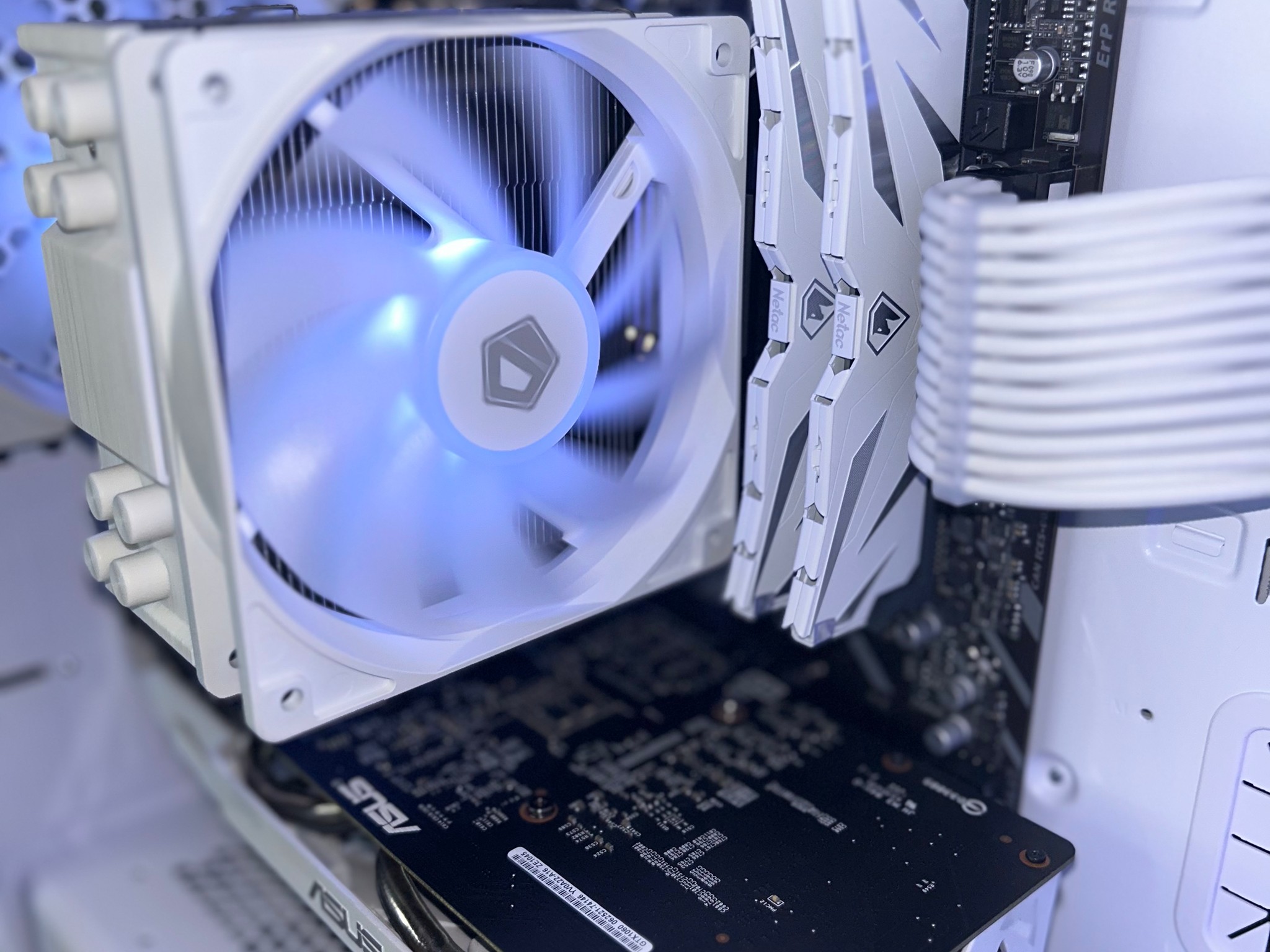 All White Budget Gaming PC | GTX 1060 + Ryzen 5 2600 