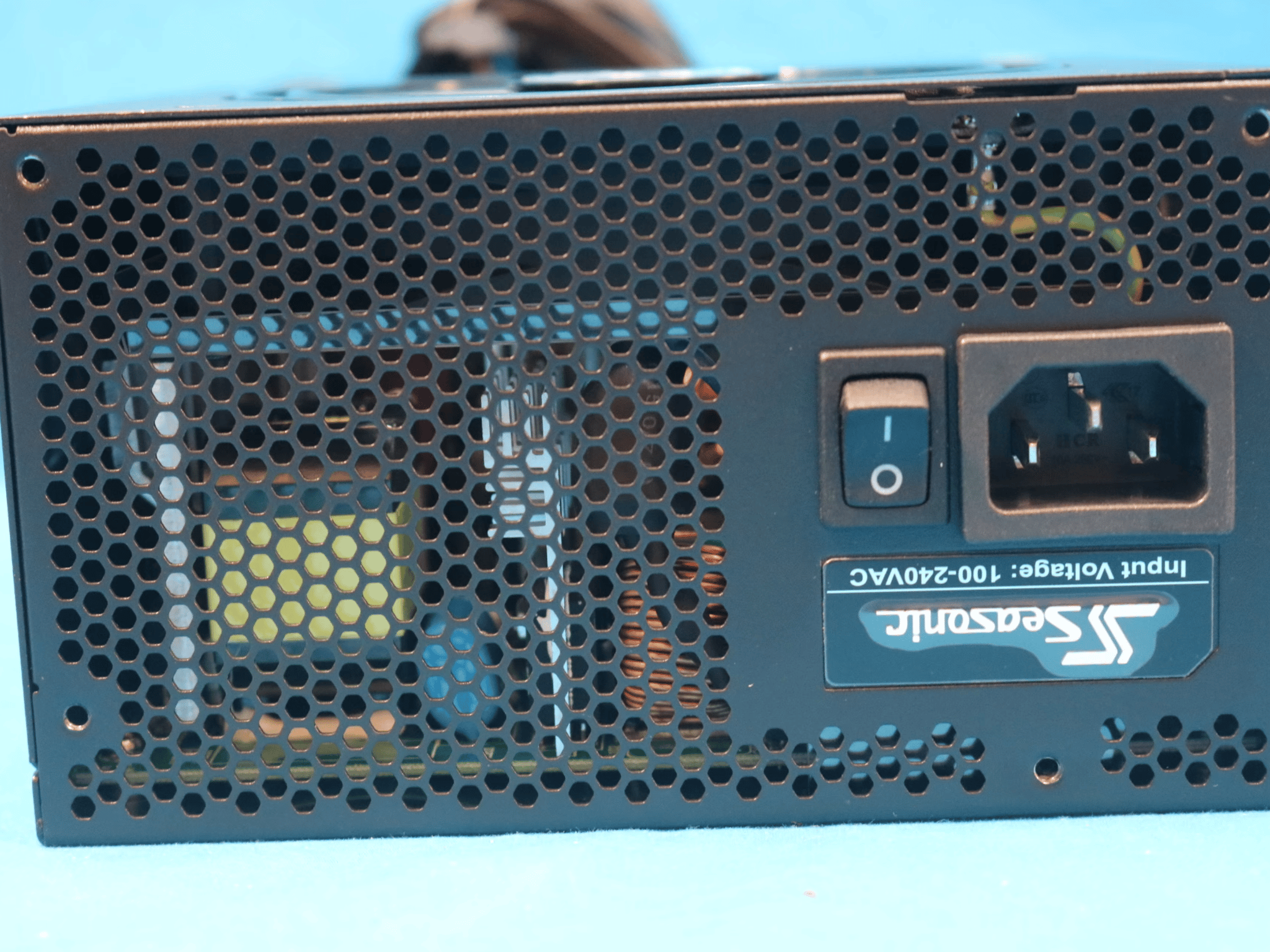 Seasonic FOCUS GM-650 650W 80+ GOLD Semi-Modular ATX Desktop Power Supply SSR-650FM