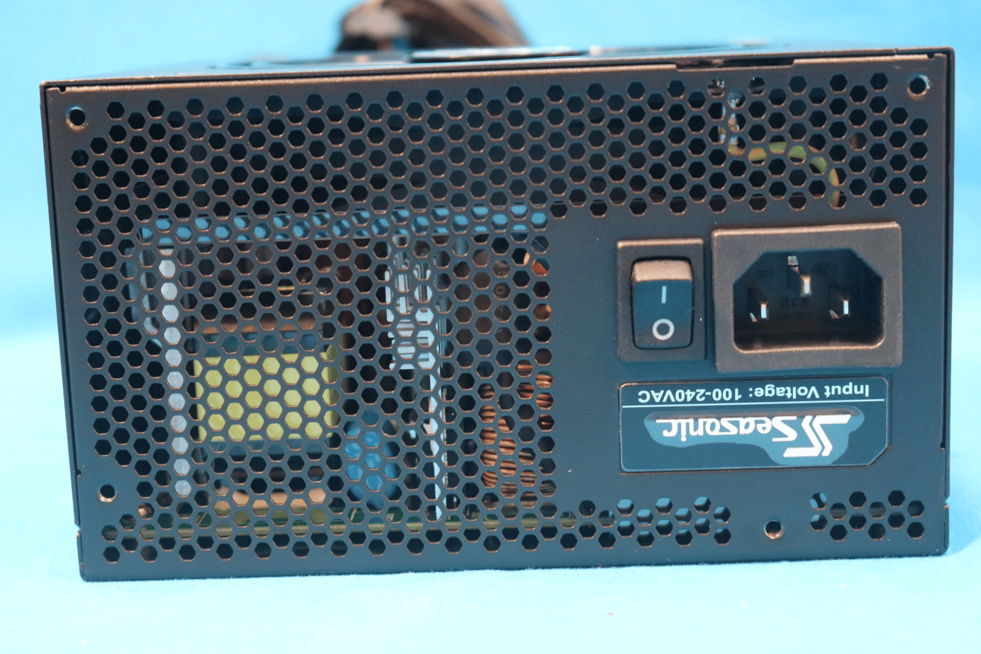 Seasonic FOCUS GM-650 650W 80+ GOLD Semi-Modular ATX Desktop Power Supply SSR-650FM