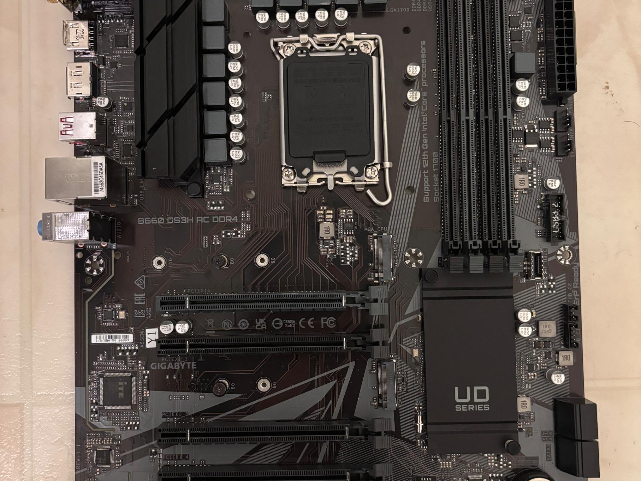GIGABYTE B660 DS3H AC DDR4 (LGA 1700/ Intel/B660/ATX/DDR4/ Dual M.2/ PCIe 4.0)