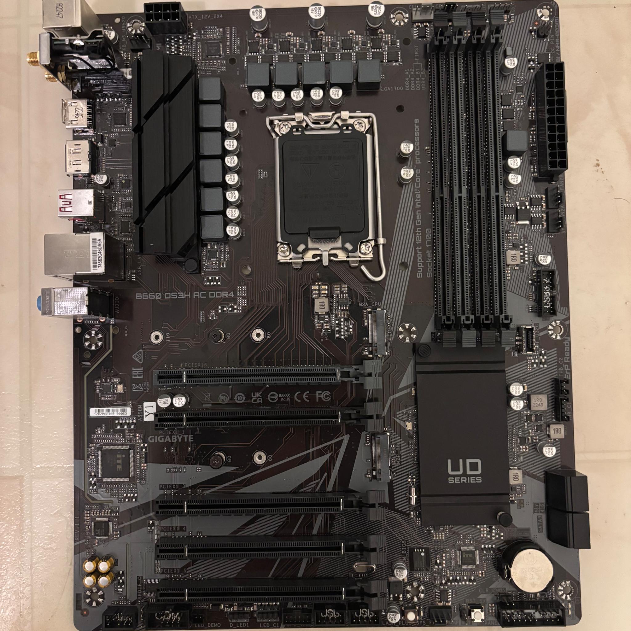 GIGABYTE B660 DS3H AC DDR4 (LGA 1700/ Intel/B660/ATX/DDR4/ Dual M.2/ PCIe 4.0)