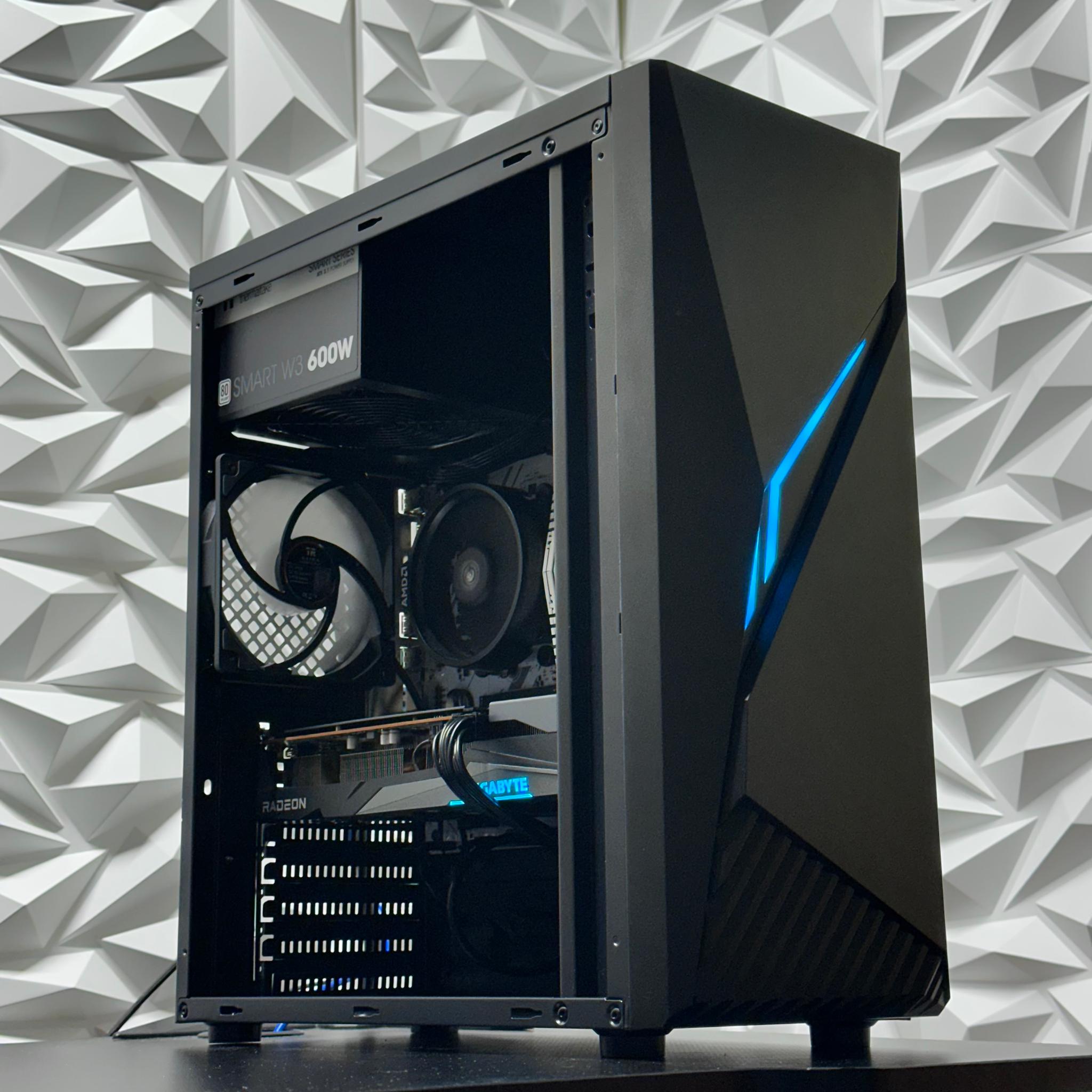 Rx 6600 XT / Ryzen 5 5500 / 16GB 3000MHz / 512GB SSD / Windows 11 Pro