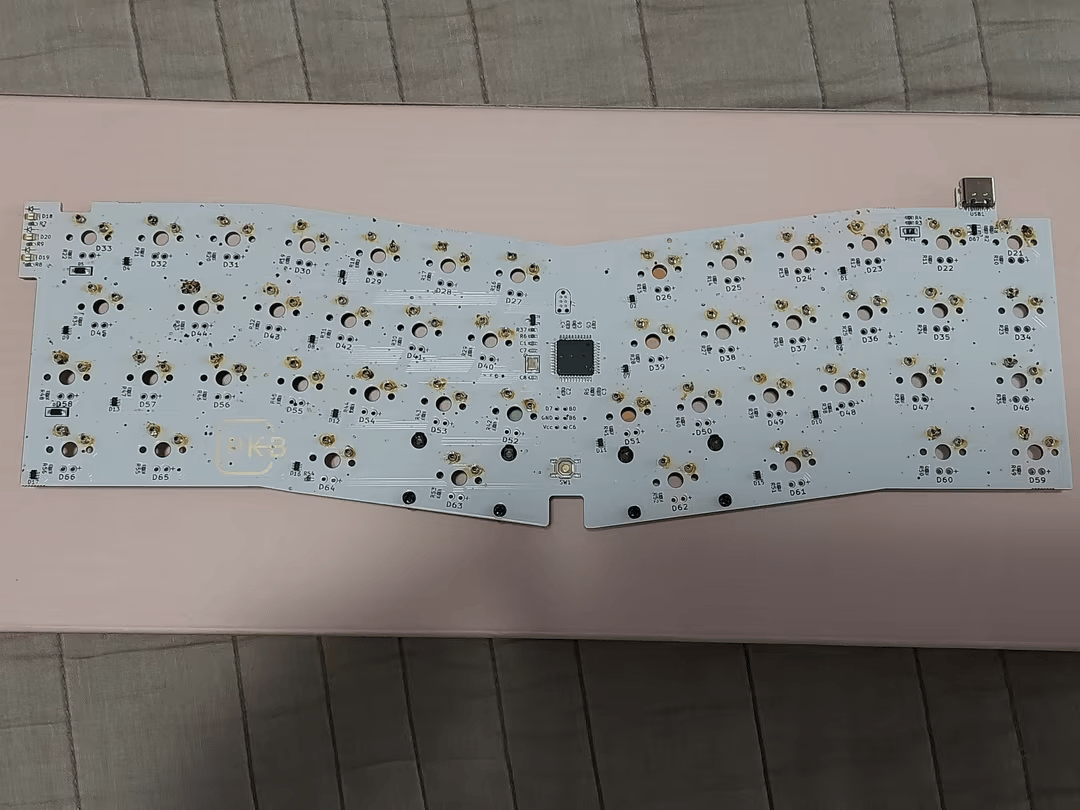 Prime_E Ergo 45% Keyboard Kit With Kailh Box Creams (Hotswappable)