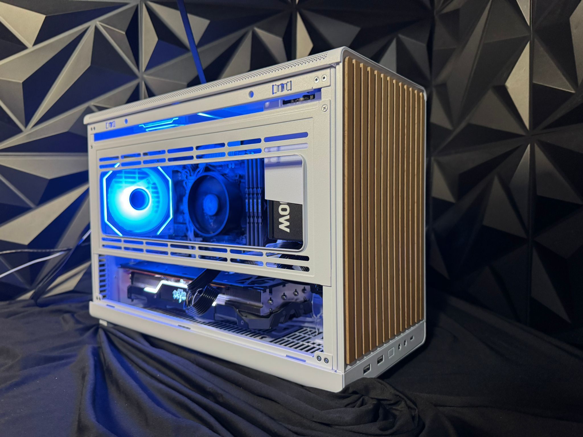 🌲💻 White Wood 5557 🌲💻 Ryzen 5 5500| RX 5700XT| 32 GB DDR4| 1 TB NVMe