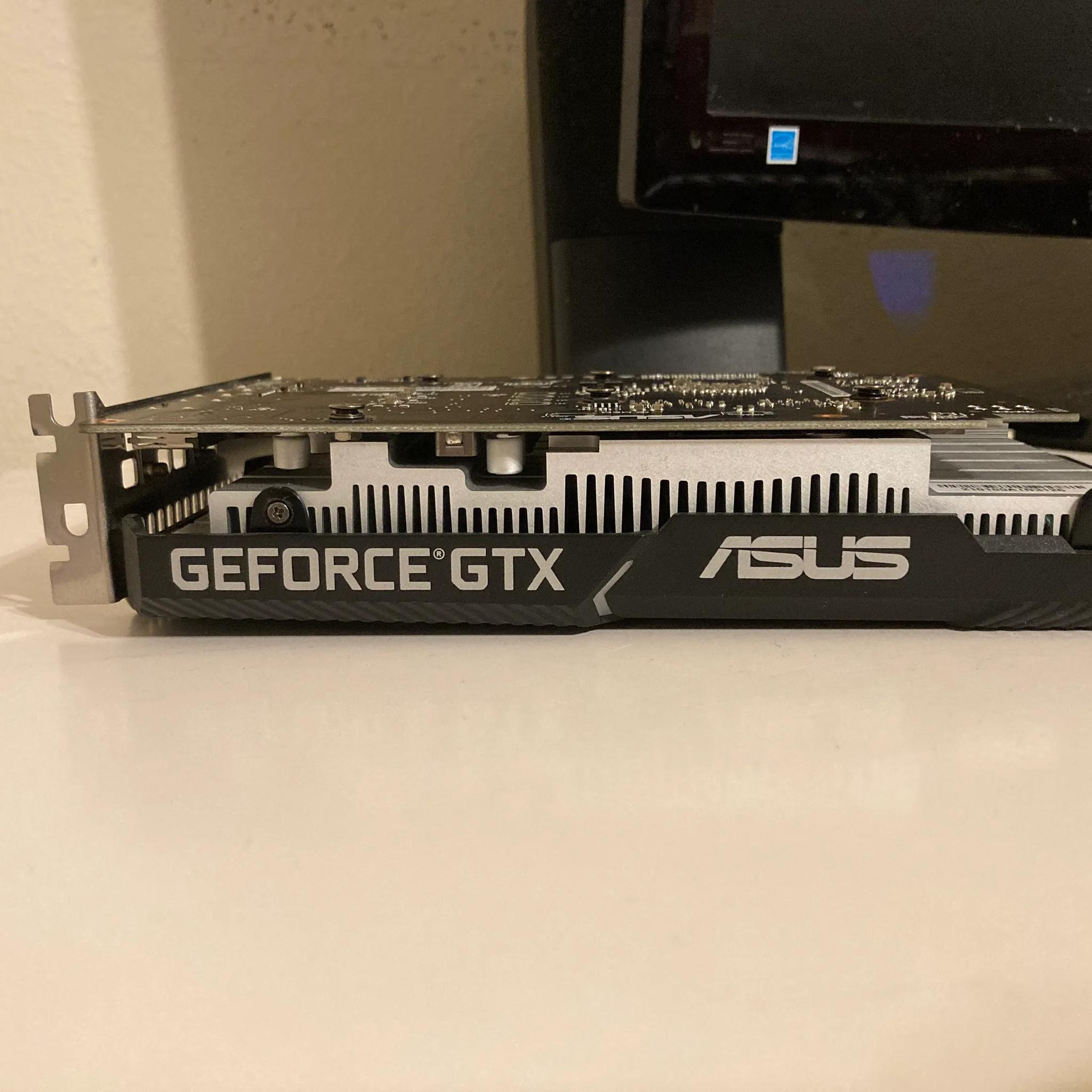 ASUS GTX 1650 4GB