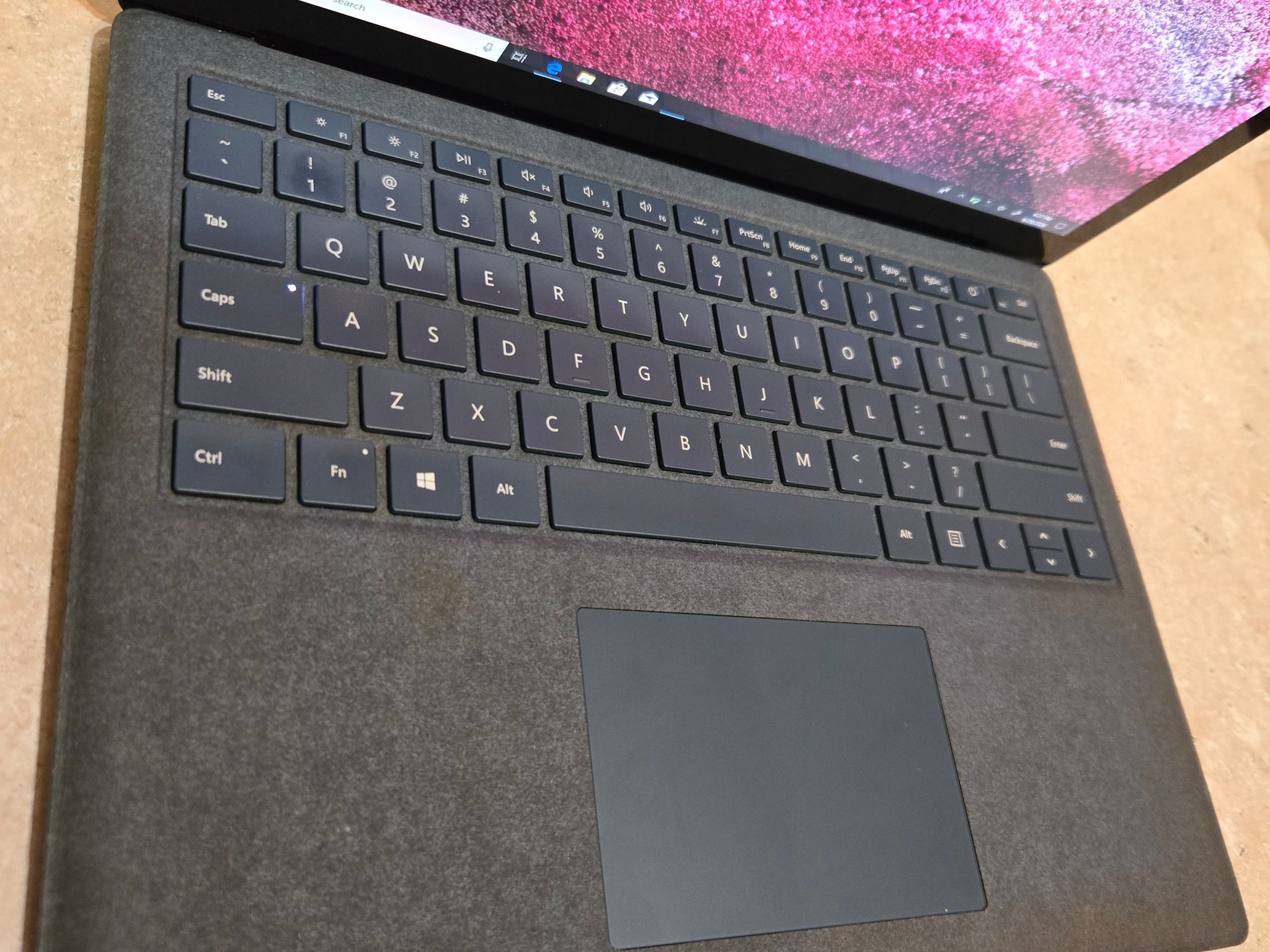 Microsoft Surface Laptop 2 - 13.5" Touch Screen - 256GB SSD - intel i5 - Model 1769