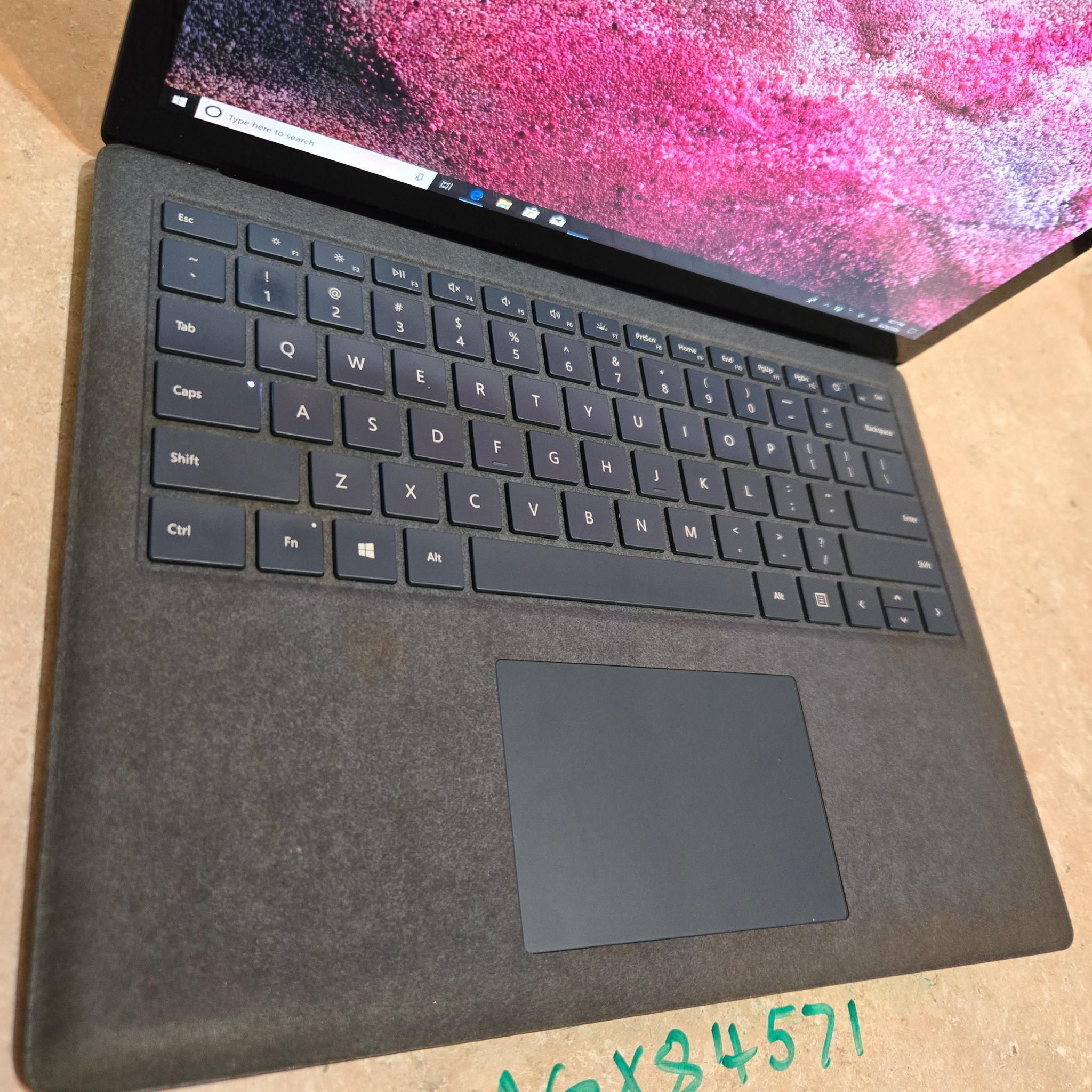 Microsoft Surface Laptop 2 - 13.5" Touch Screen - 256GB SSD - intel i5 - Model 1769