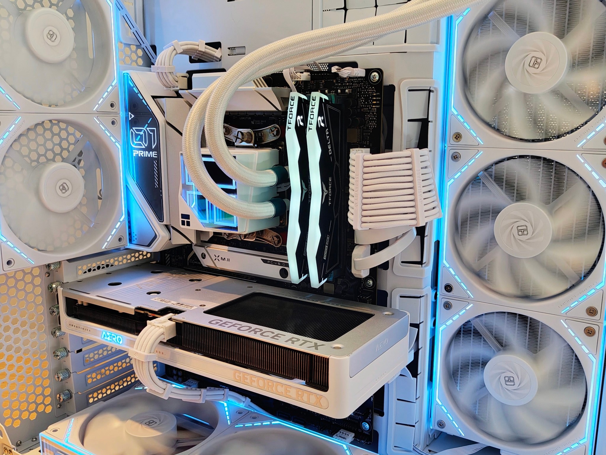 Glacier 🧊 RTX 5060 TI (16GB) | Ryzen 7 7700X | 32GB DDR5 | Gaming PC