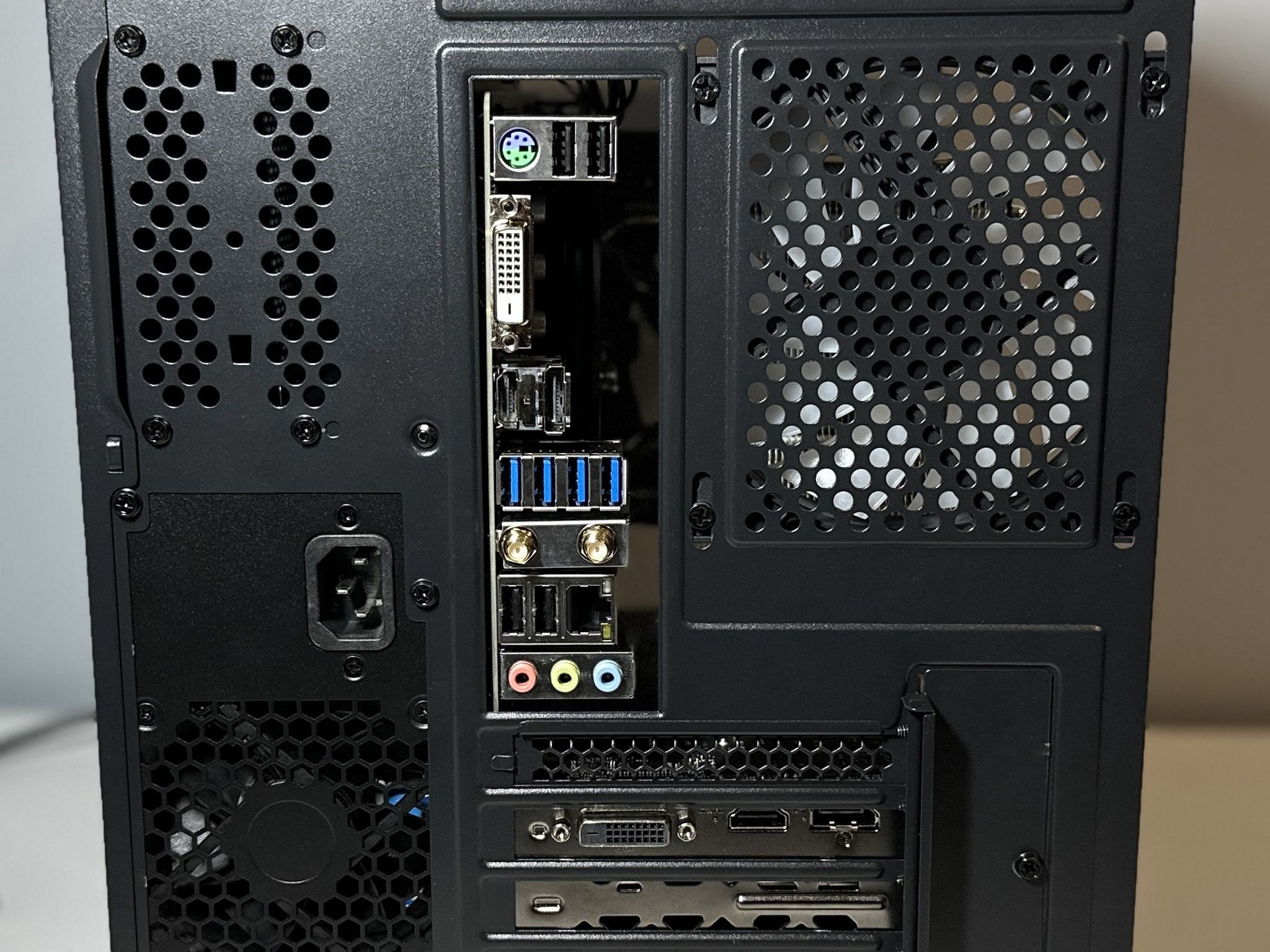 Ryzen 5 4500/Nvidia RTX 2060 6GB Custom RGB Gaming PC WIFI Win10