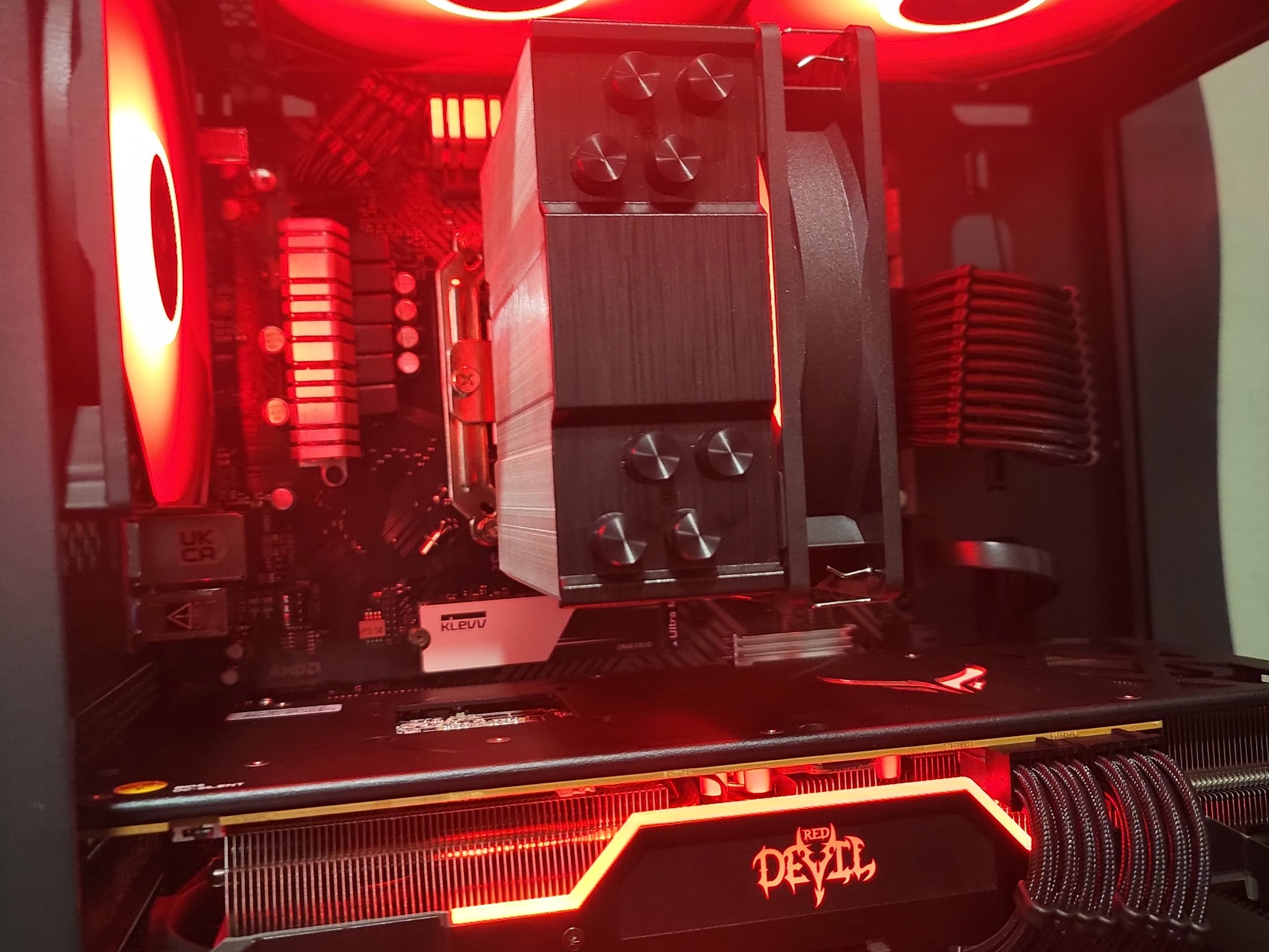 Gaming PC: Rx5700xt🔴Ryzen 5 3600🔴16gb RAM🔴On board WIFI