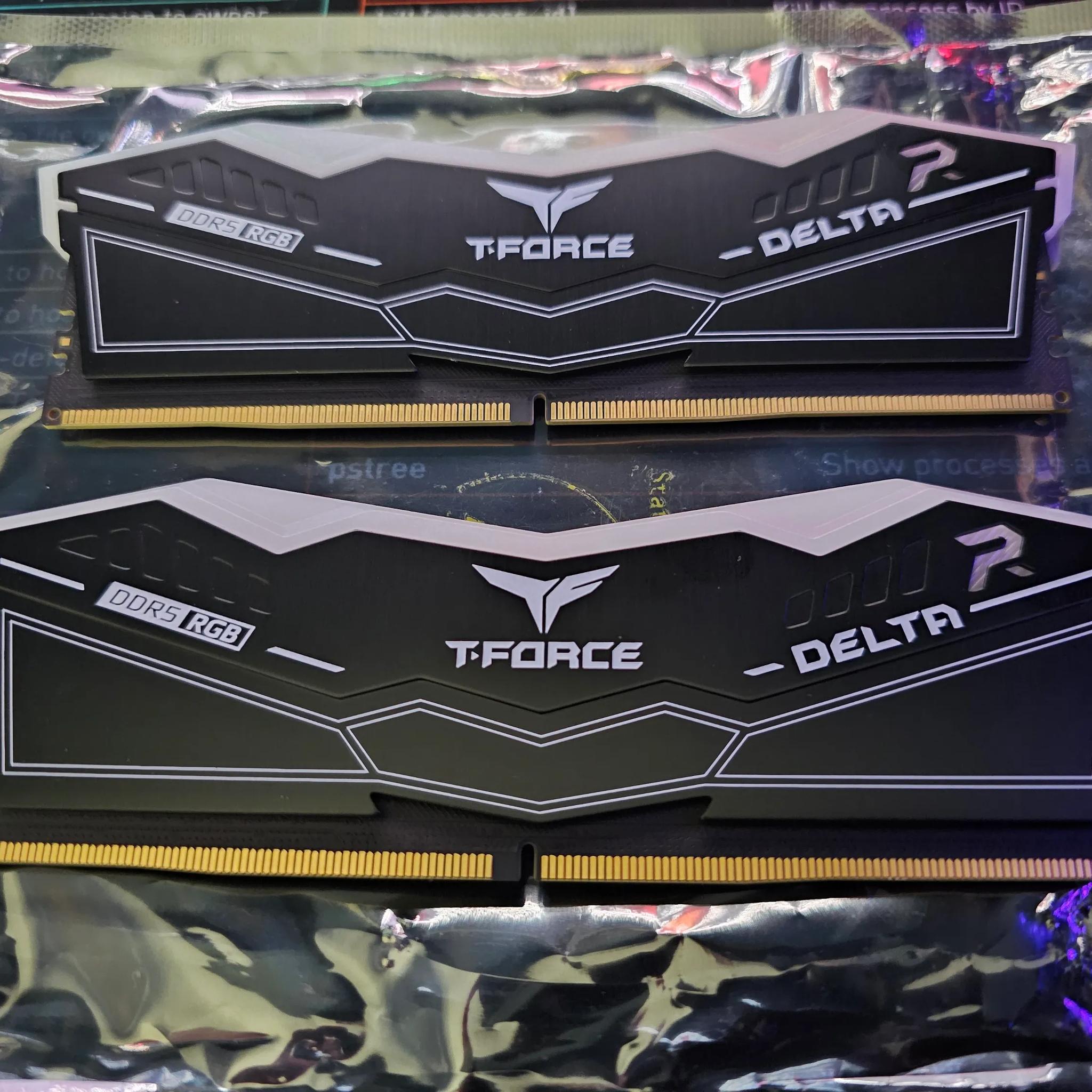 RGB TEAMGROUP T-Force 32GB (2x16GB) DDR5-6000 CL30 RAM