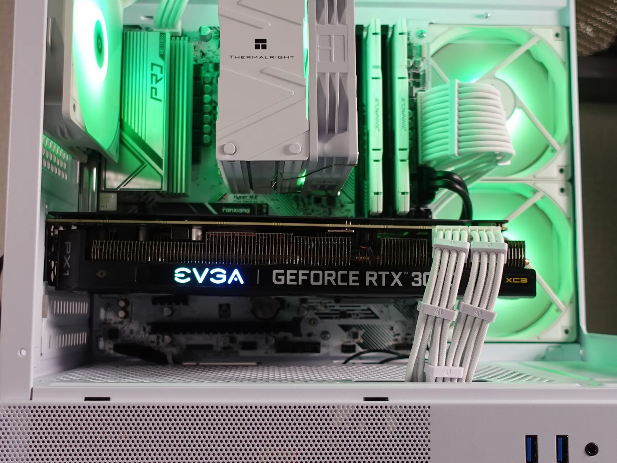 Lunar Frost ryzen 7 5800x rtx 3070
