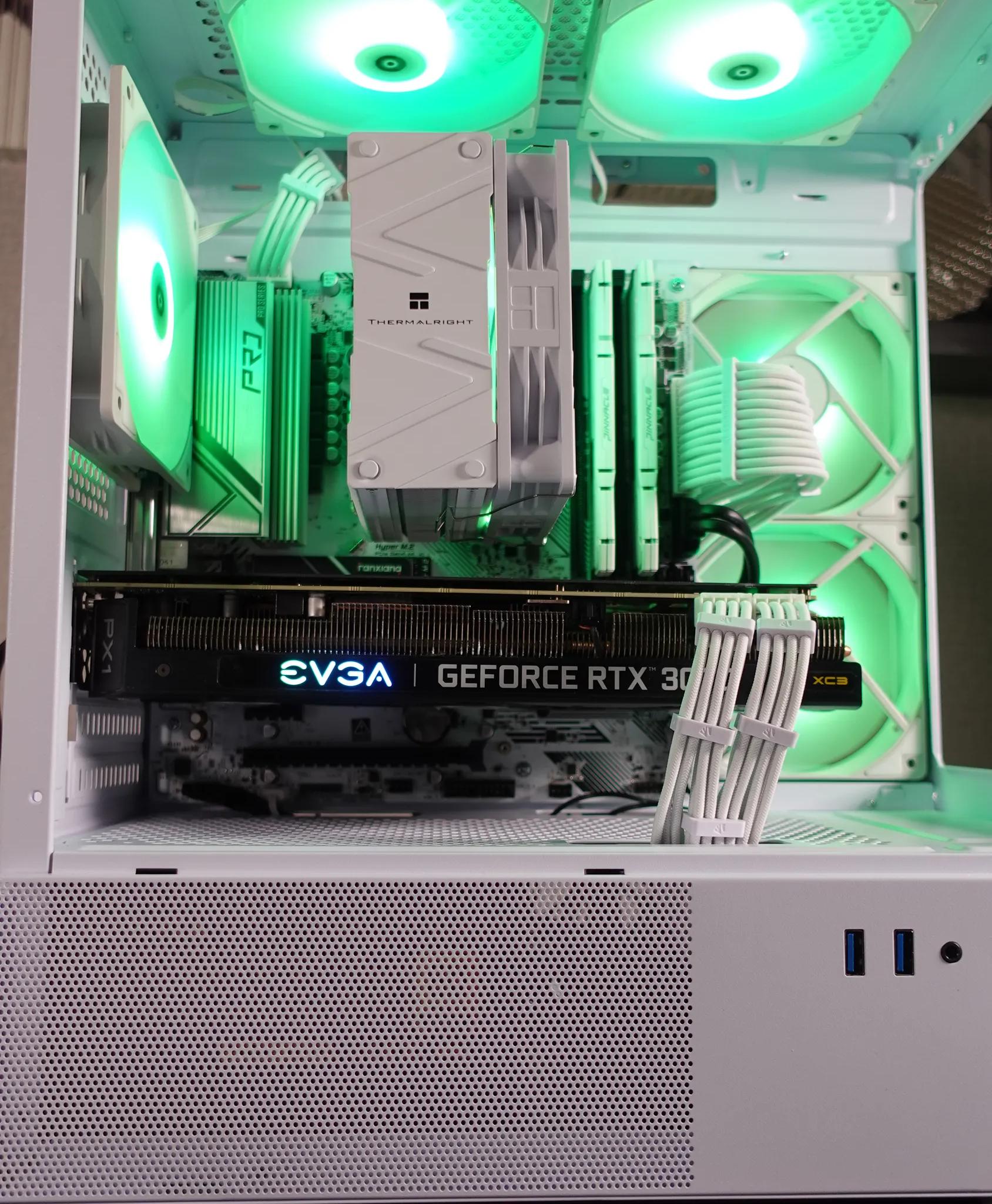 Lunar Frost ryzen 7 5800x rtx 3070
