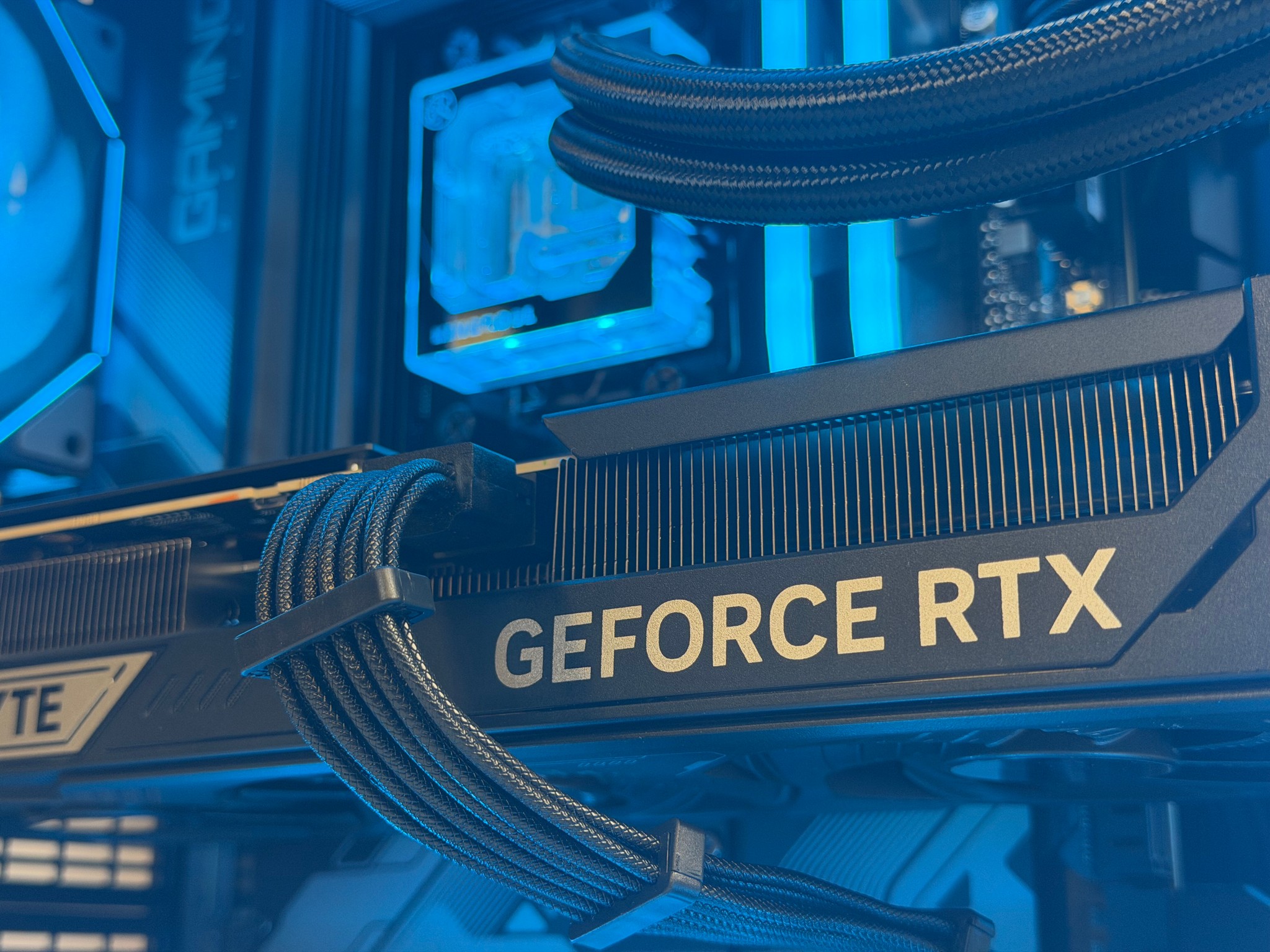 Signature  v2 - 5070 Ti | 7800X3D | 32GB DDR5 | 1TB SSD