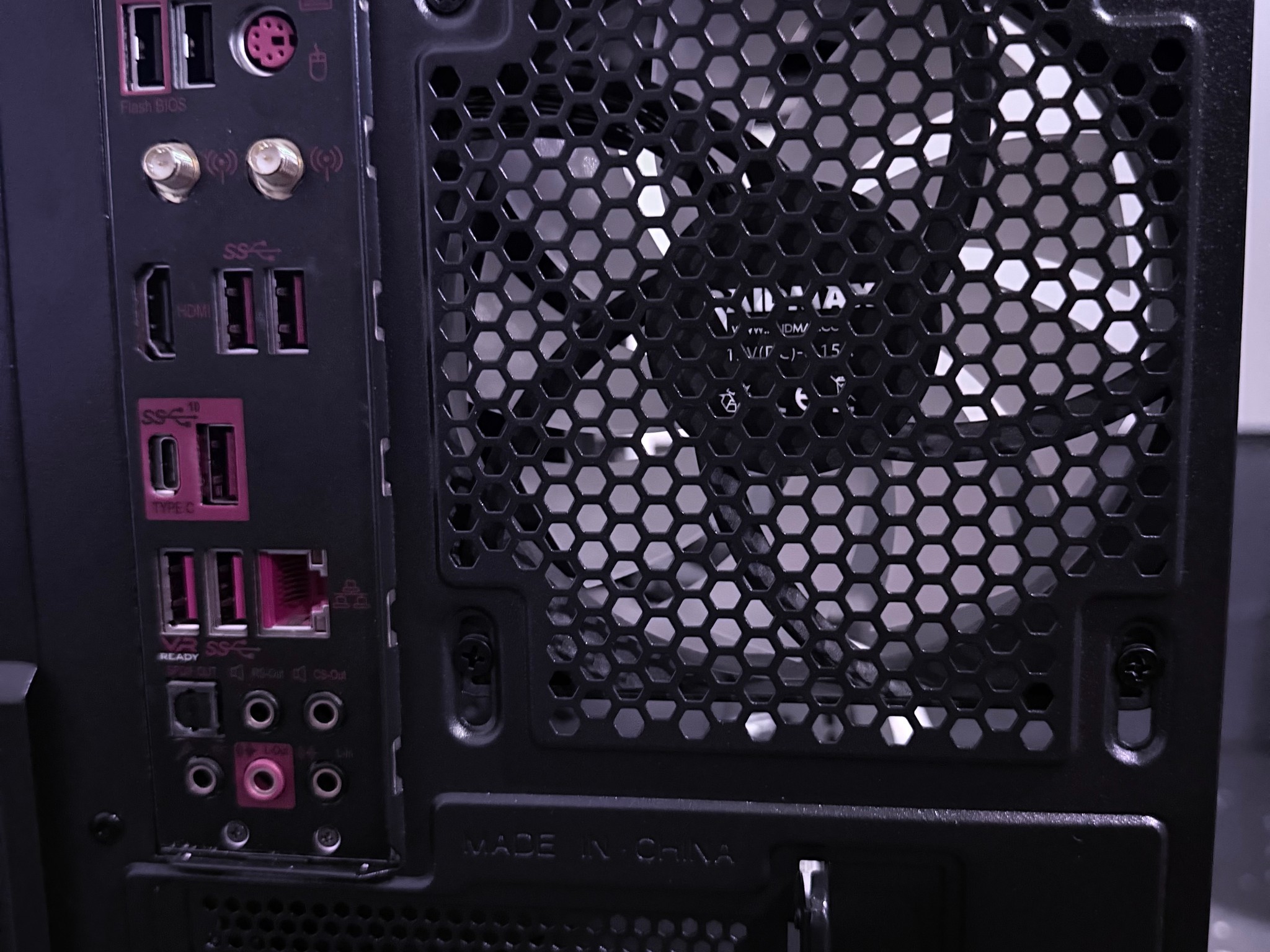 ⚫️"Phantom Prism"🌈| 1440p Gaming | RX 7800XT 16GB | Ryzen 7 3800X | 32B Ram | 1TB Storage