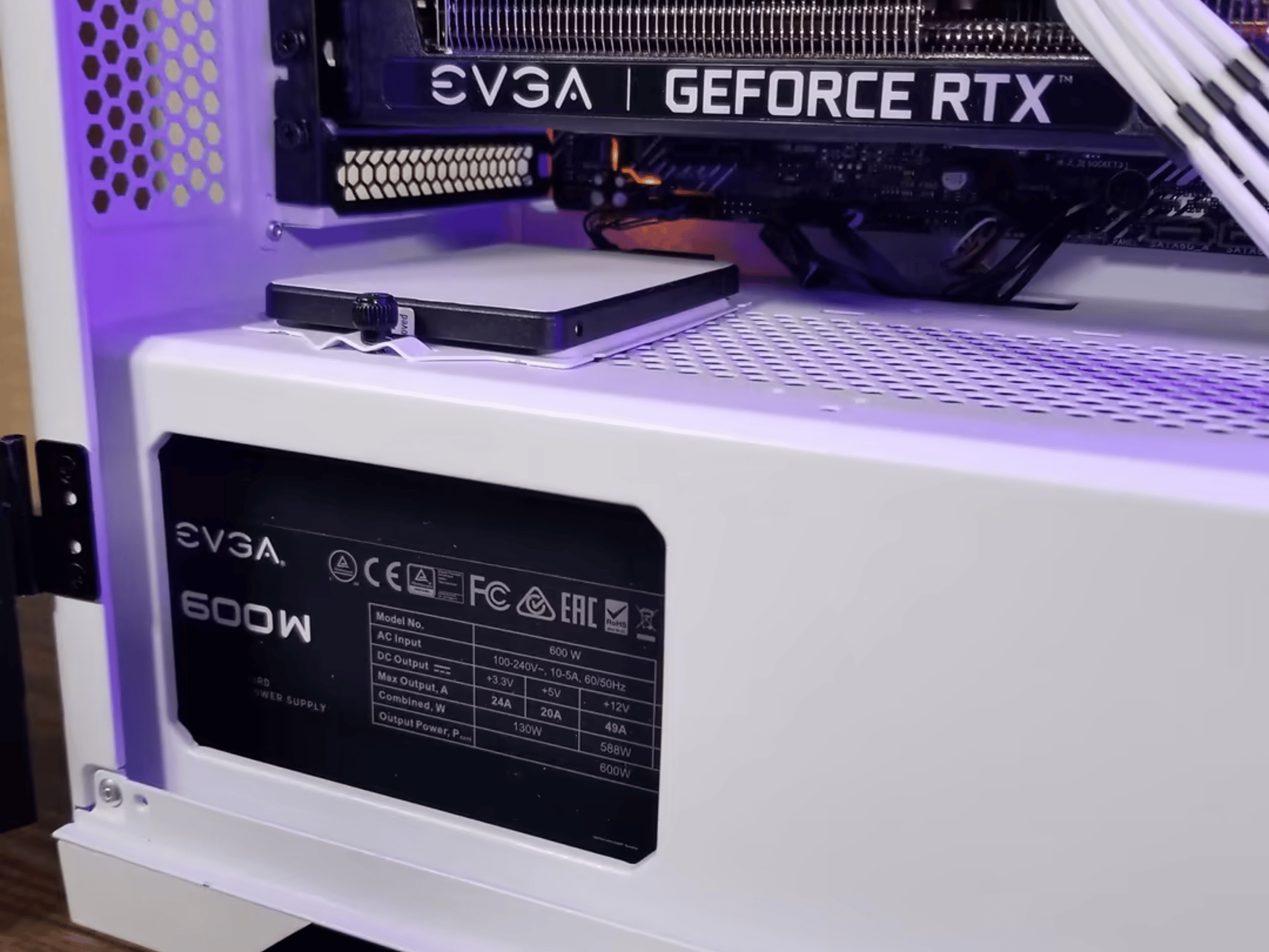 AMD Ryzen 7 3800X // EVGA GeForce RTX 3060 12GB // HP 2x8 16GB 3200MHz // TeamGroup AX2 512GB