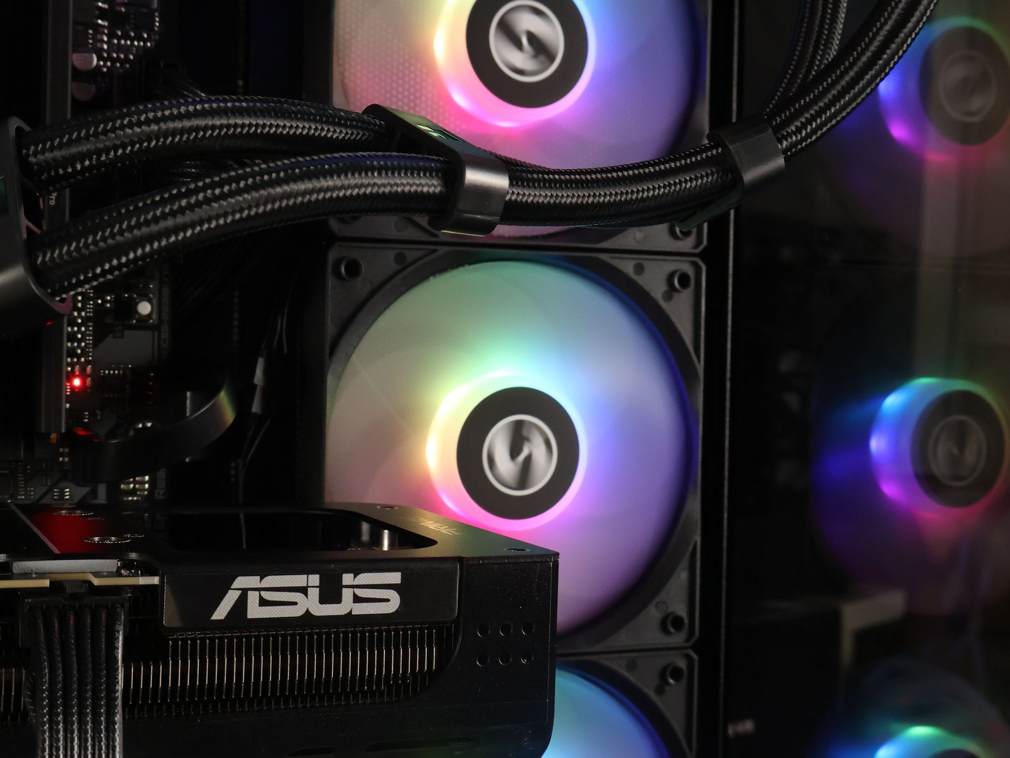 ⚫ Ryzen 7 9700X/RTX 5070Ti 16GB Gaming/Streaming PC ⚫