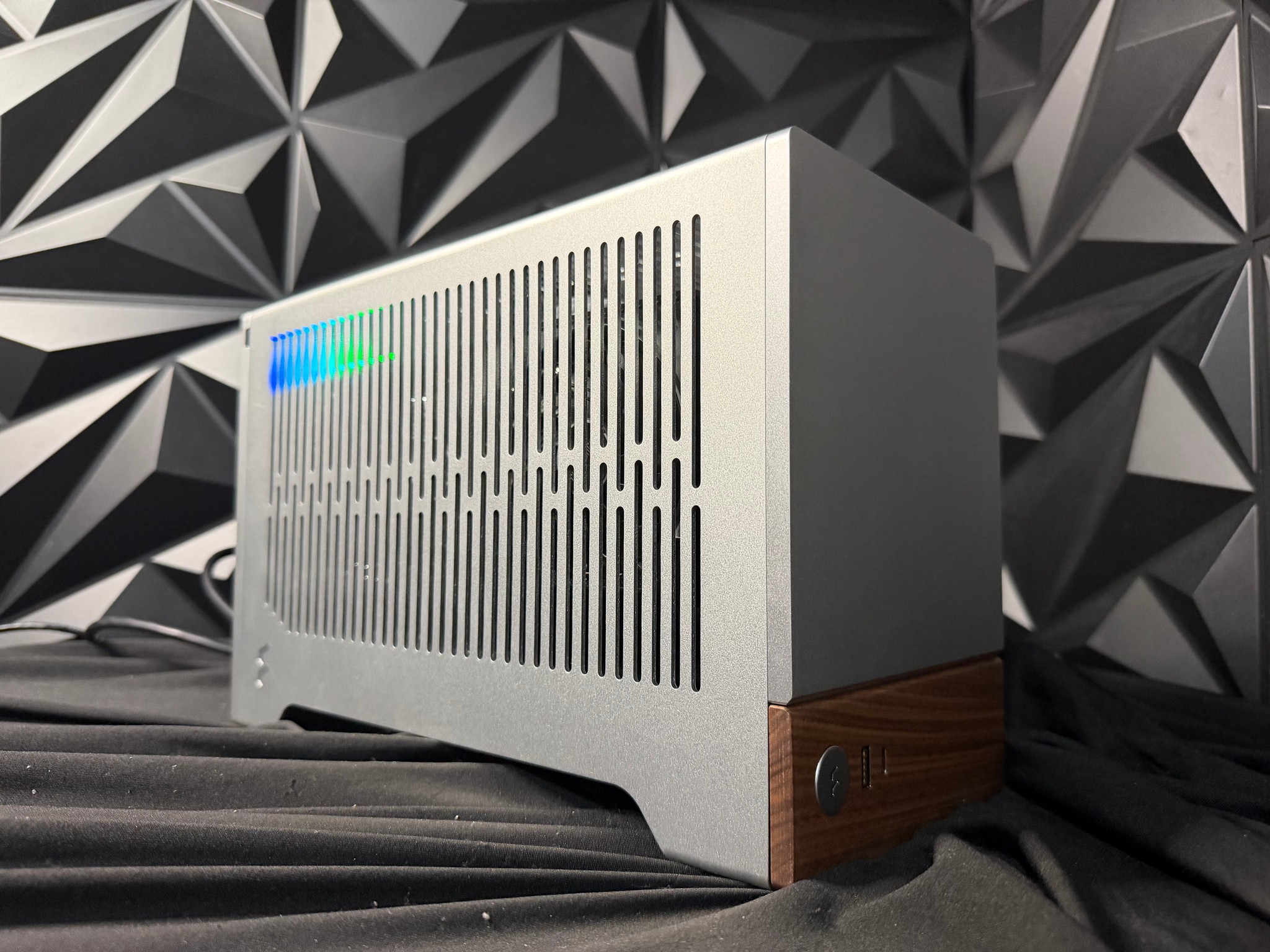💿🔥 SILVER BULLET 🔥💿 Ryzen 7 7700X| RX 9070 XT| 32 GB DDR5| 2 TB NVMe| 850W PSU