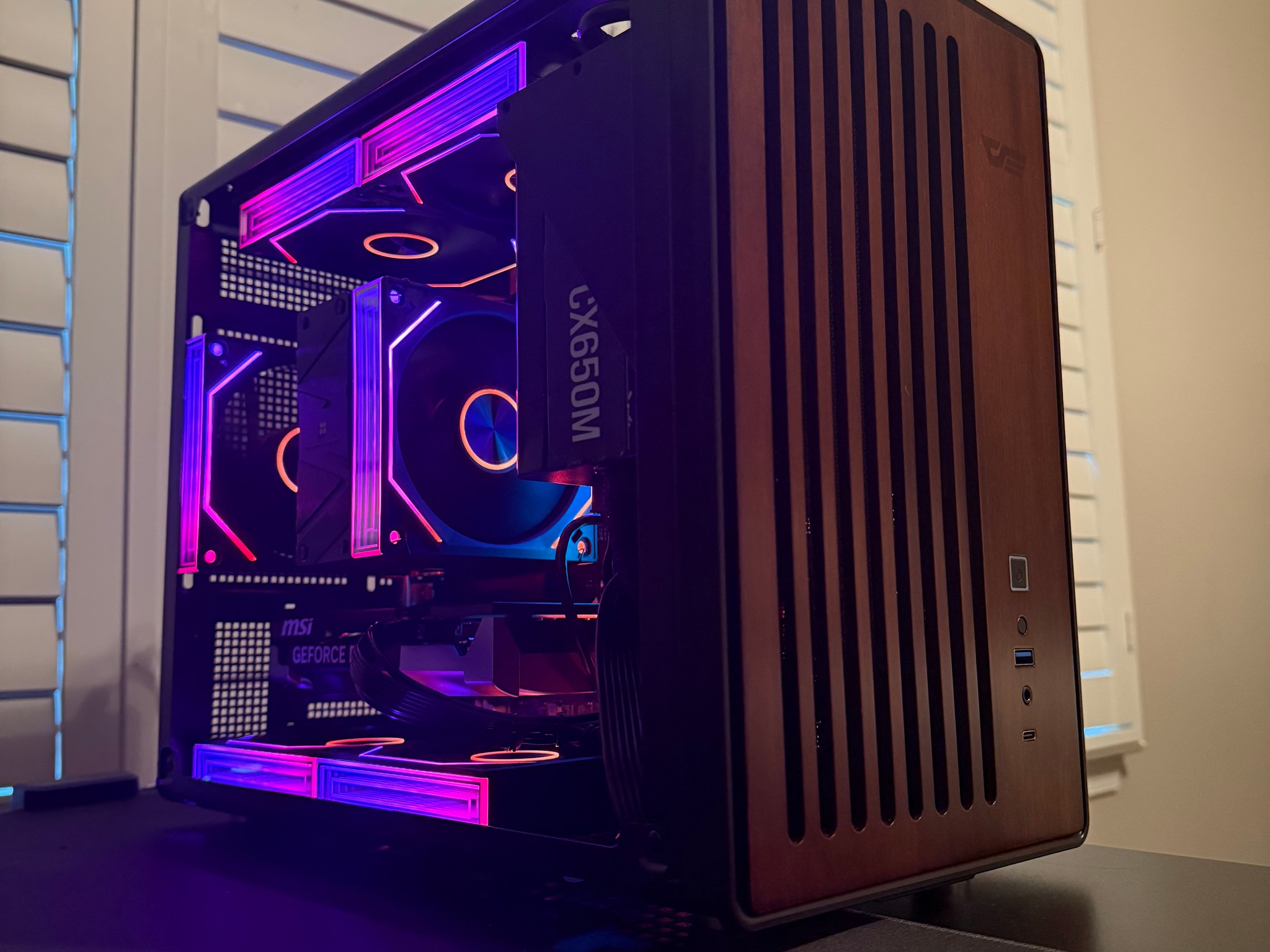 Portable Mini Gaming PC — RTX 5060 | Ryzen 5 7600X | 16GB DDR5 | 1TB M.2 NVMe