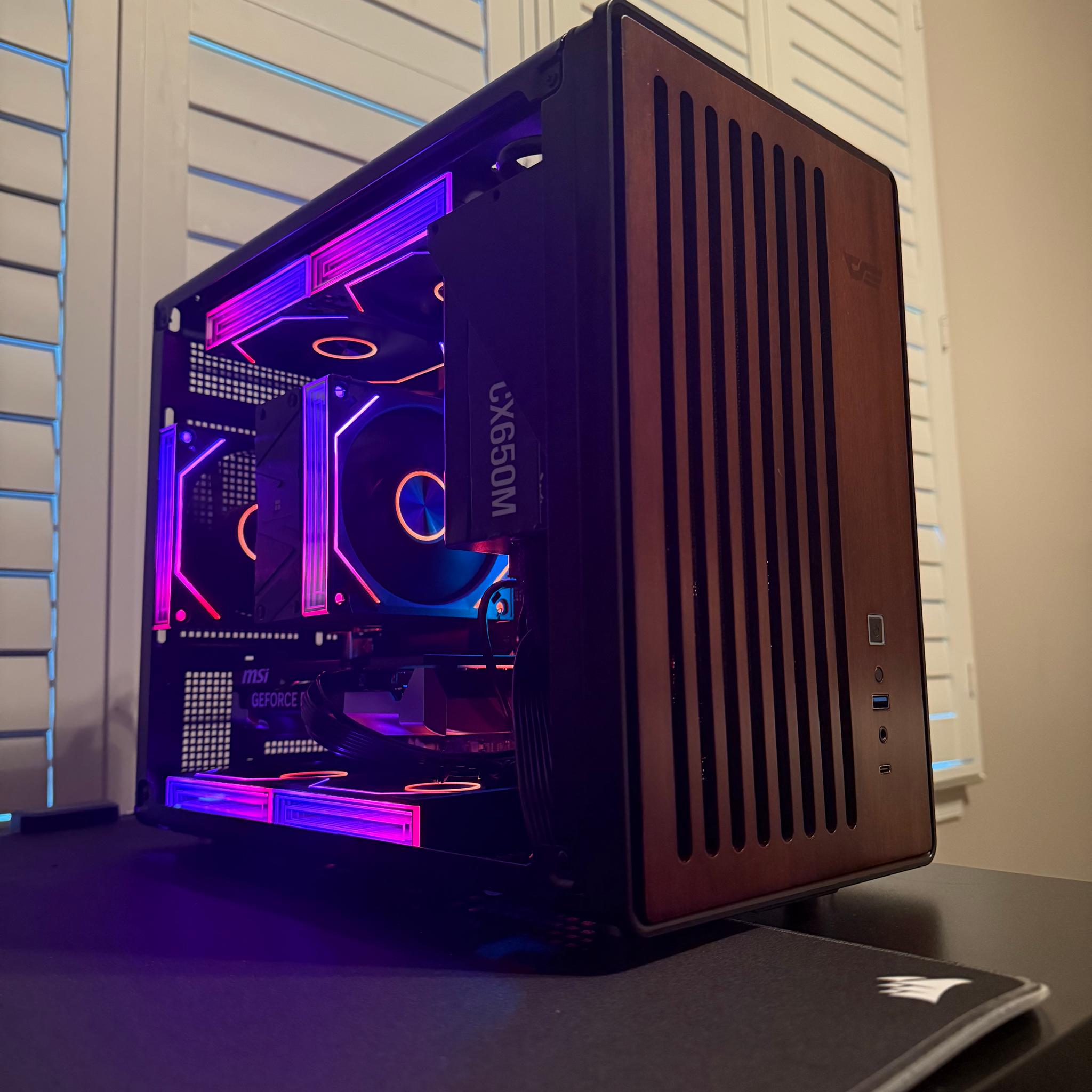 Portable Mini Gaming PC — RTX 5060 | Ryzen 5 7600X | 16GB DDR5 | 1TB M.2 NVMe