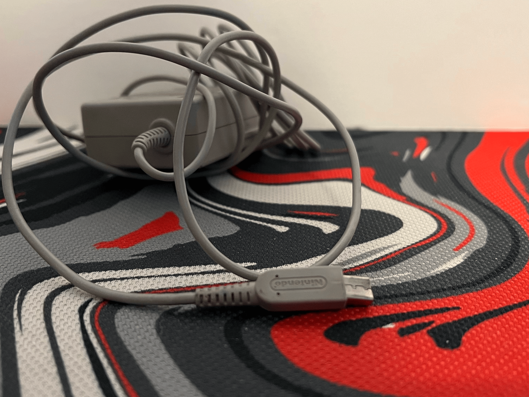 Nintendo DSi XL Burgundy  *BUNDLE*