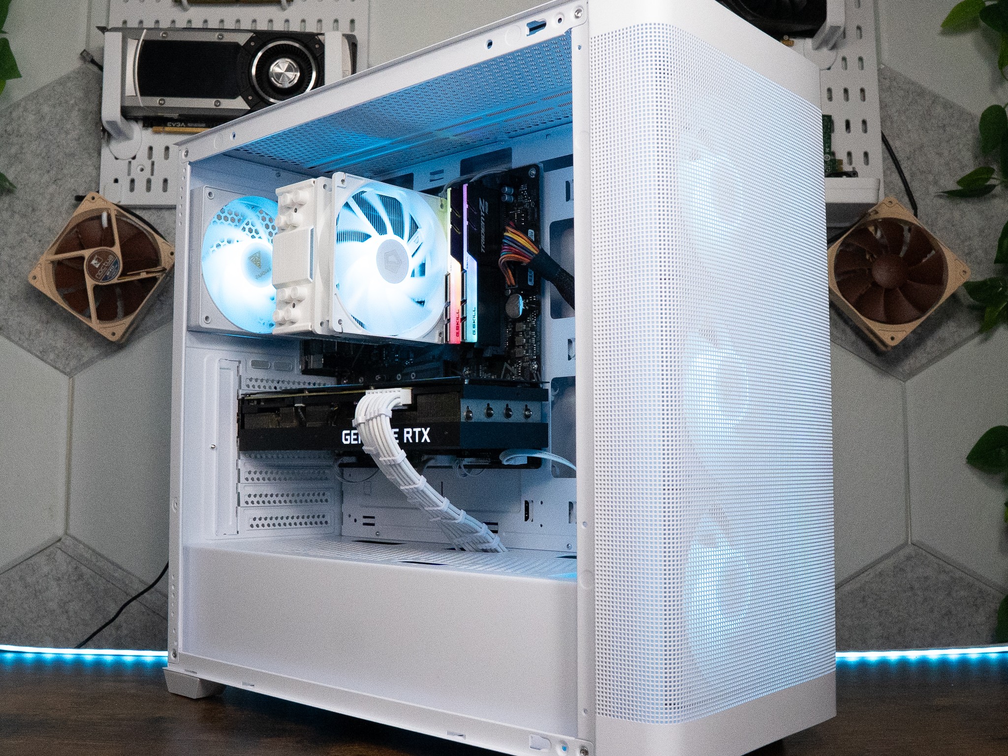 ❄️🌨 | HP GeForce RTX 3080 10GB | RYZEN 7 5800X | 16GB DDR4 RAM | 2TB SSD | Y2K Destiny GOLD