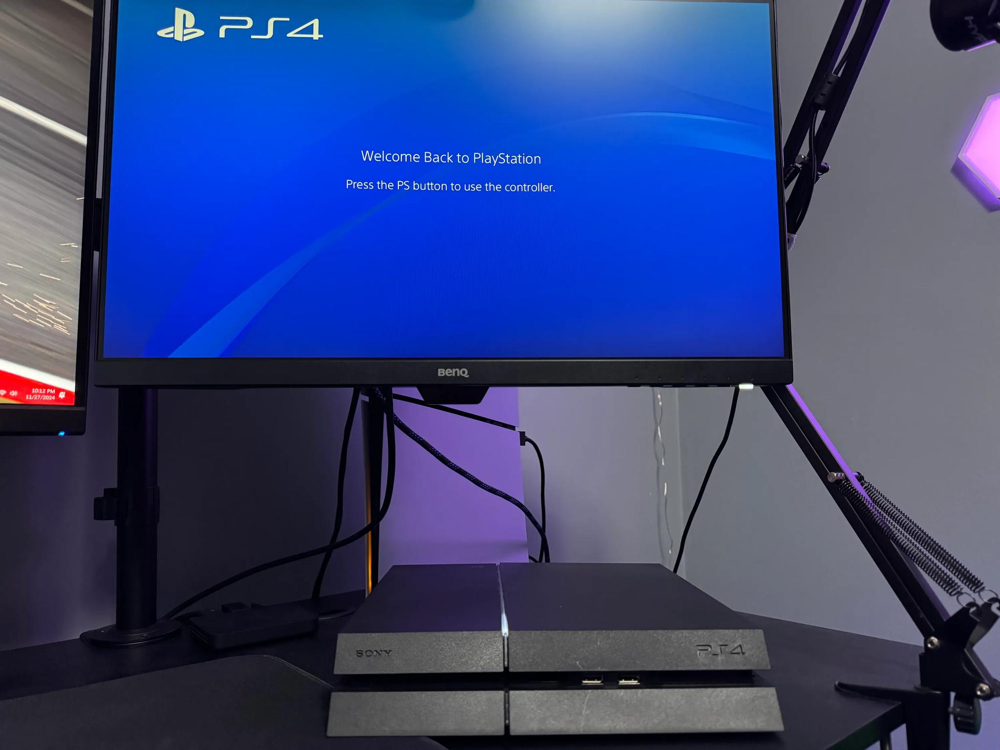 Refurbished Playstation 4 - 500GB Matte Black|CUH-1215A Software 9.00 + 2 PS4 DualSense Controllers