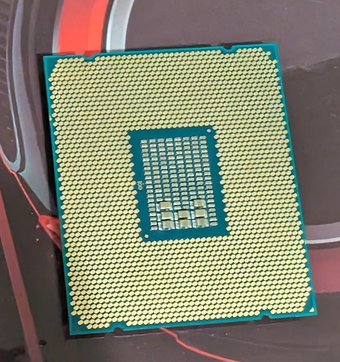 Lot of 4 xeon 2680v4