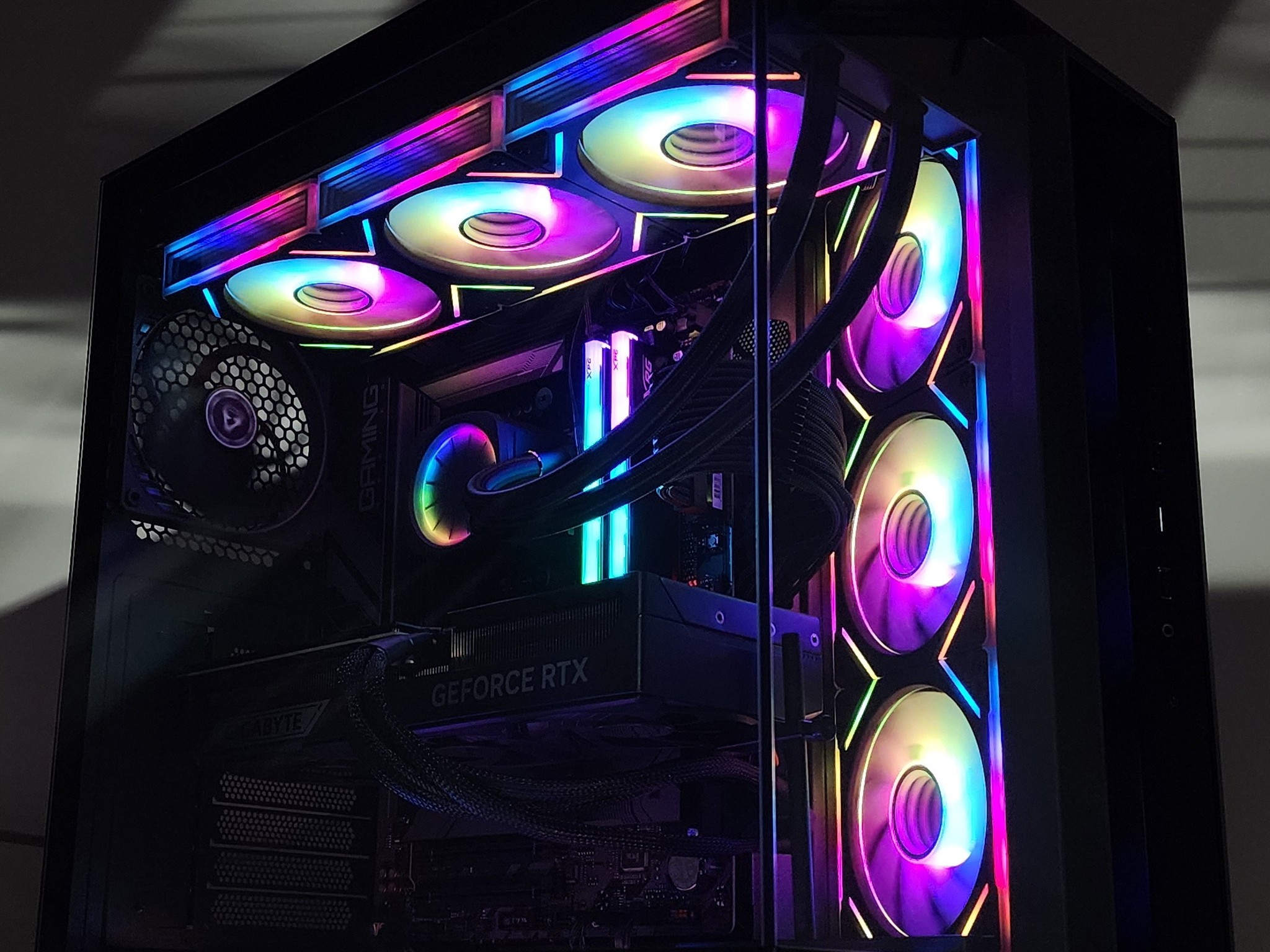 Gaming PC Ryzen 7 9850X3D 32GB RAM 1TB SSD RTX 5070 Ti 16GB Windows 11 Computer
