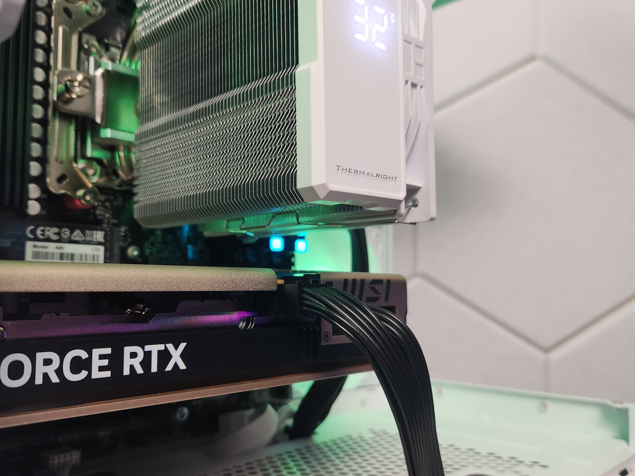 RTX 5060 | Ryzen 5 7500X3D | 16GB DDR5 | 1TB SSD | WIFI+BT | Windows 11 "Snowflake"