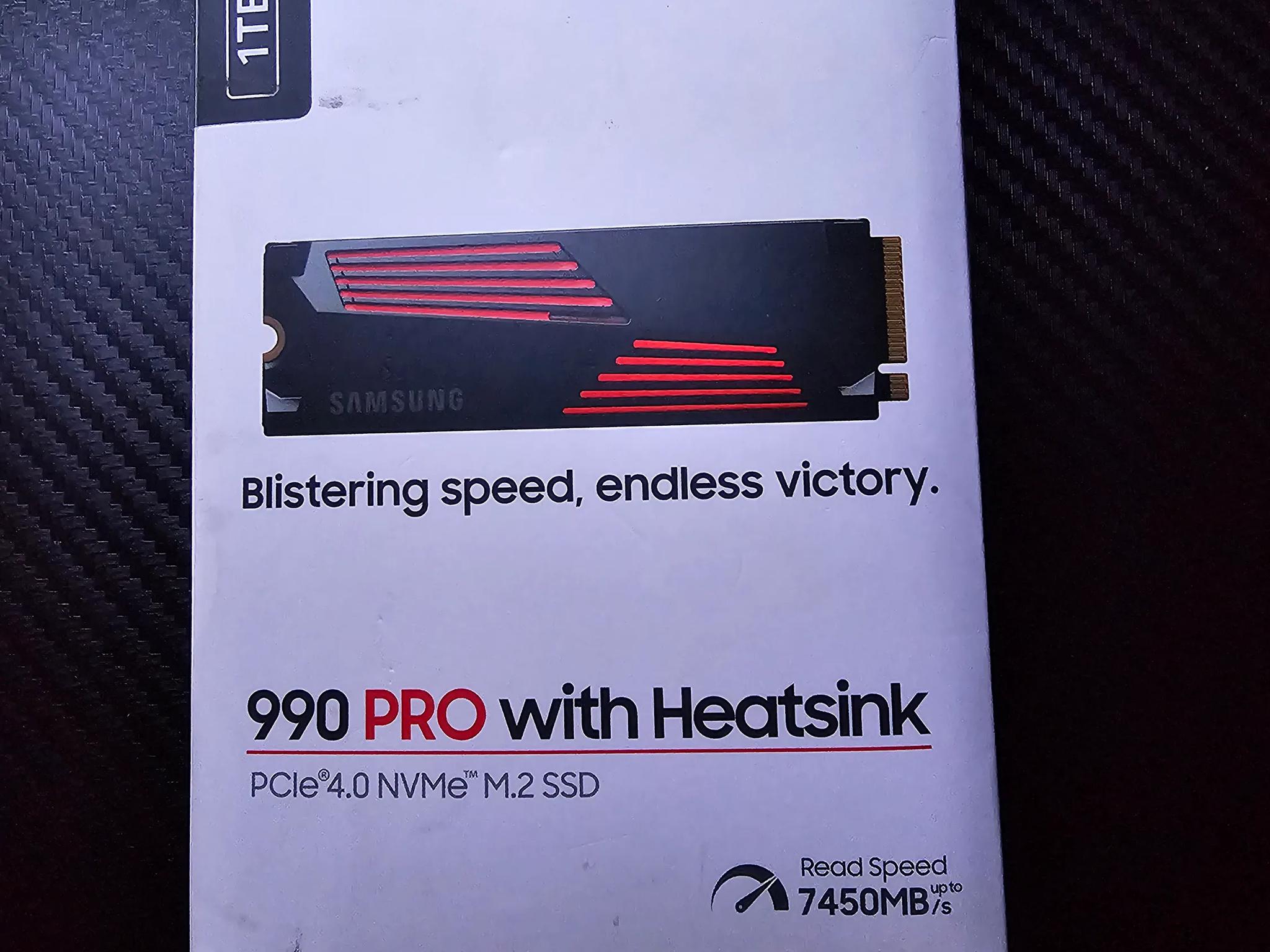 SAMSUNG 990 PRO w/ Heatsink SSD 1TB PCIe 4.0 M.2 Internal Solid State Hard Drive