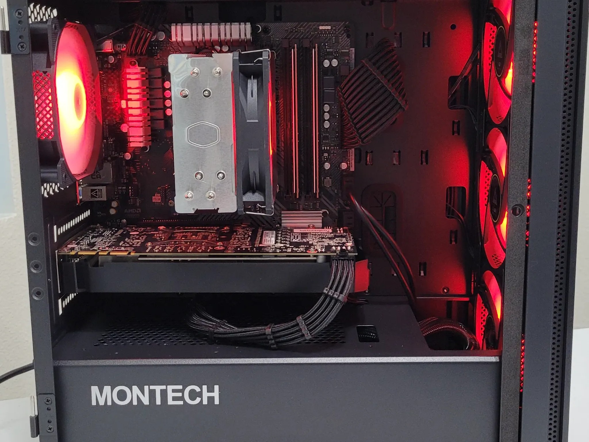 Black Gaming PC (Ryzen 5 2600X + GTX 1070 Ti + 1TB SSD + 16GB RAM + Wifi)