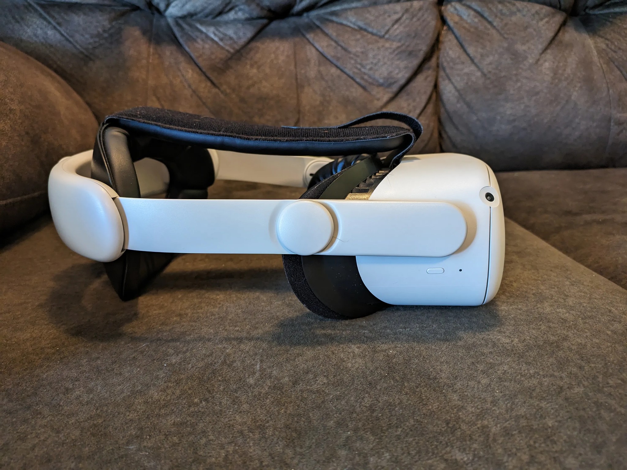 Meta Oculus Quest 2 128GB Standalone VR Headset - White, With Accessories